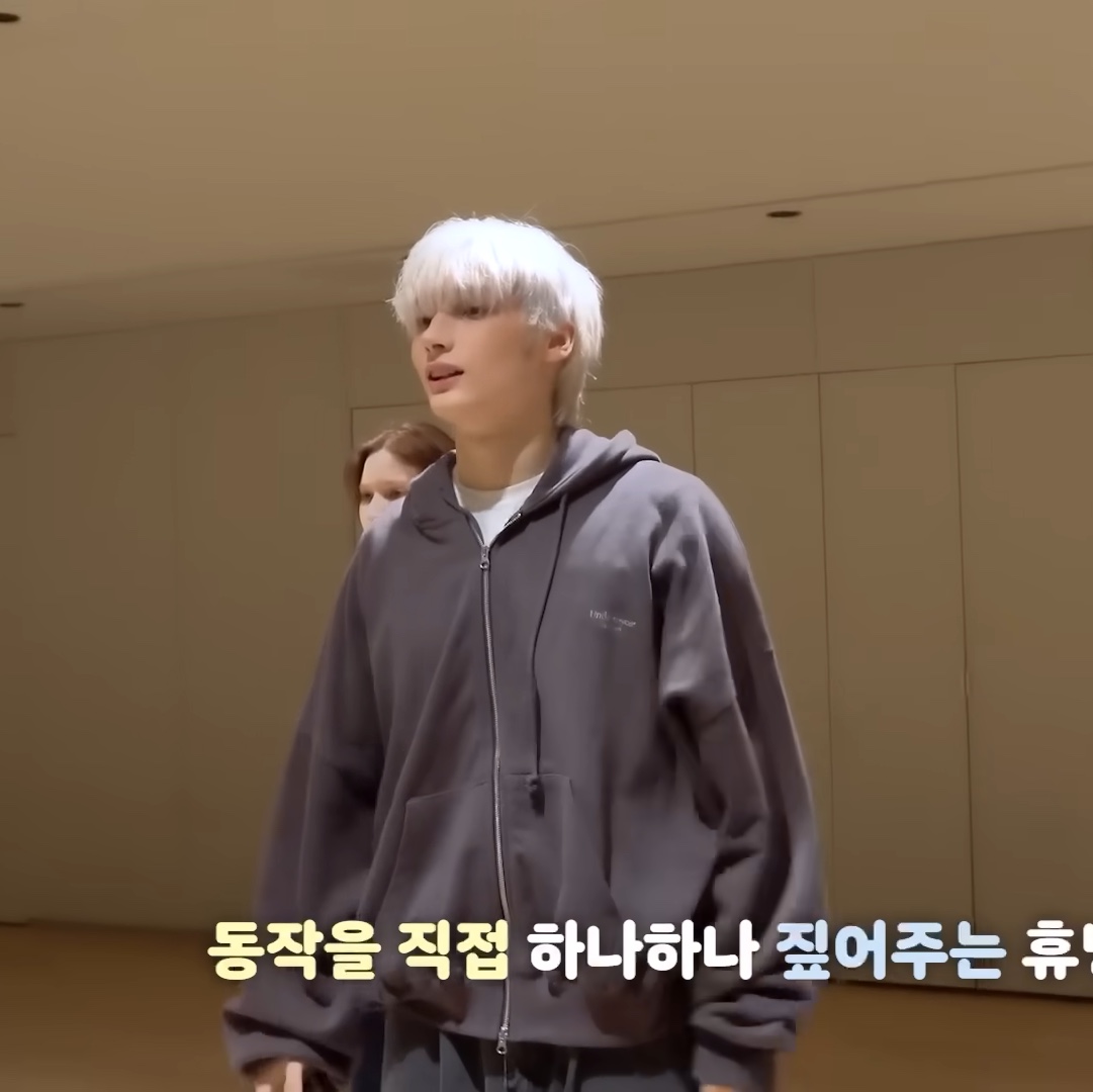 Undermycar Mu.18 Anti Fxxking Logo Play Oversized Hood Zip-up Asphalt, Undermycar Mu.18 Anti Fxxking Logo Play Oversized Hood Zip-up Mocha 착용 스타일