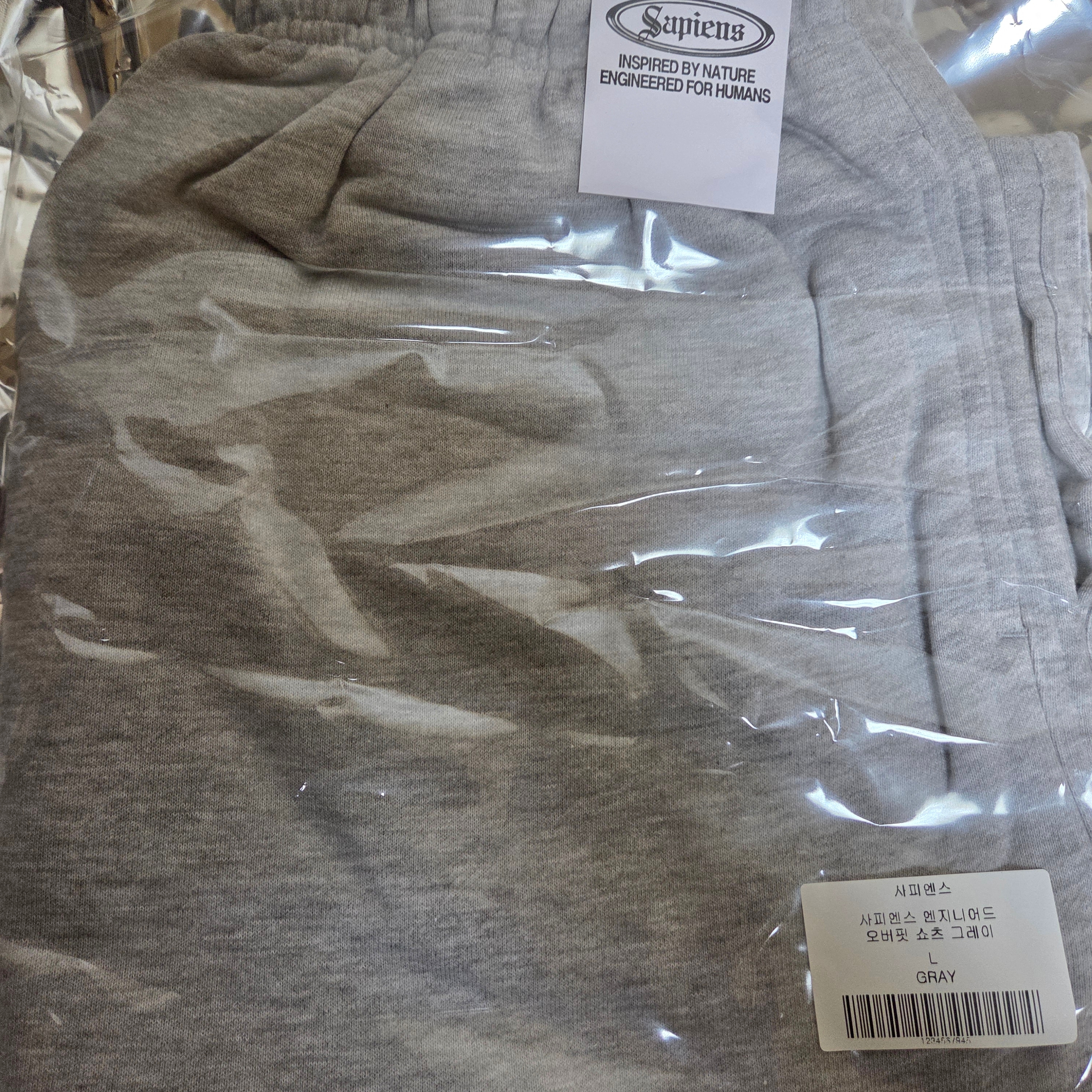 [KREAM 단독] Sapiens Engineered Over Fit Shorts Gray 착용 스타일