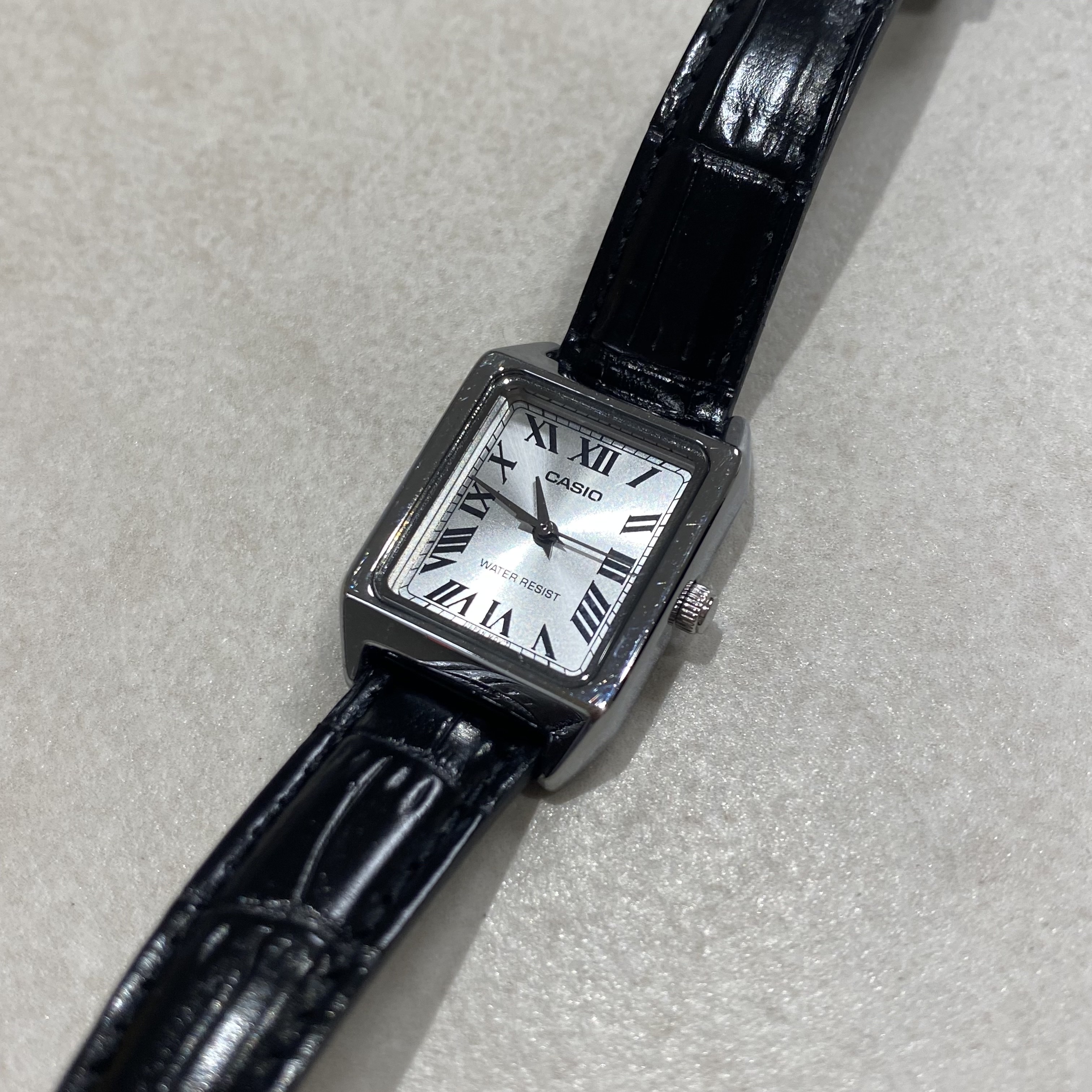 Casio LTP-V007L-7B1 착용 스타일