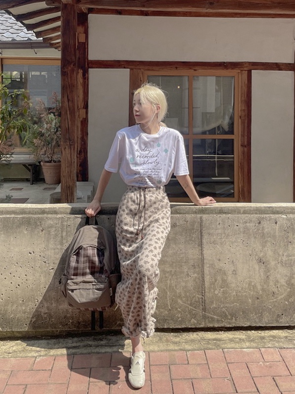 SLOW RECORD HOUSE Day Record T-Shirt White 착용 스타일 - 1