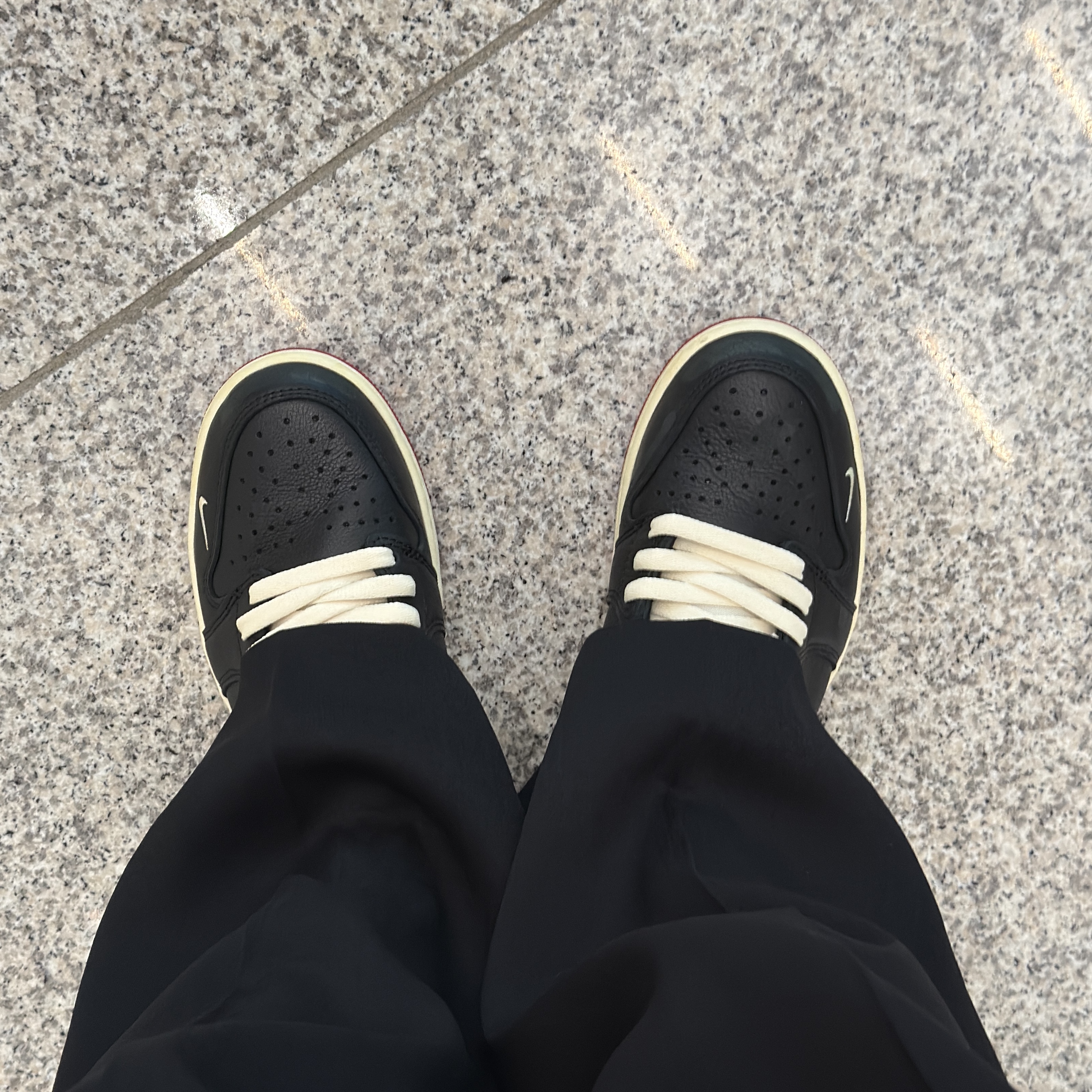 Jordan 1 x Nigel Sylvester Retro Low OG Better With Time 착용 스타일 - 2