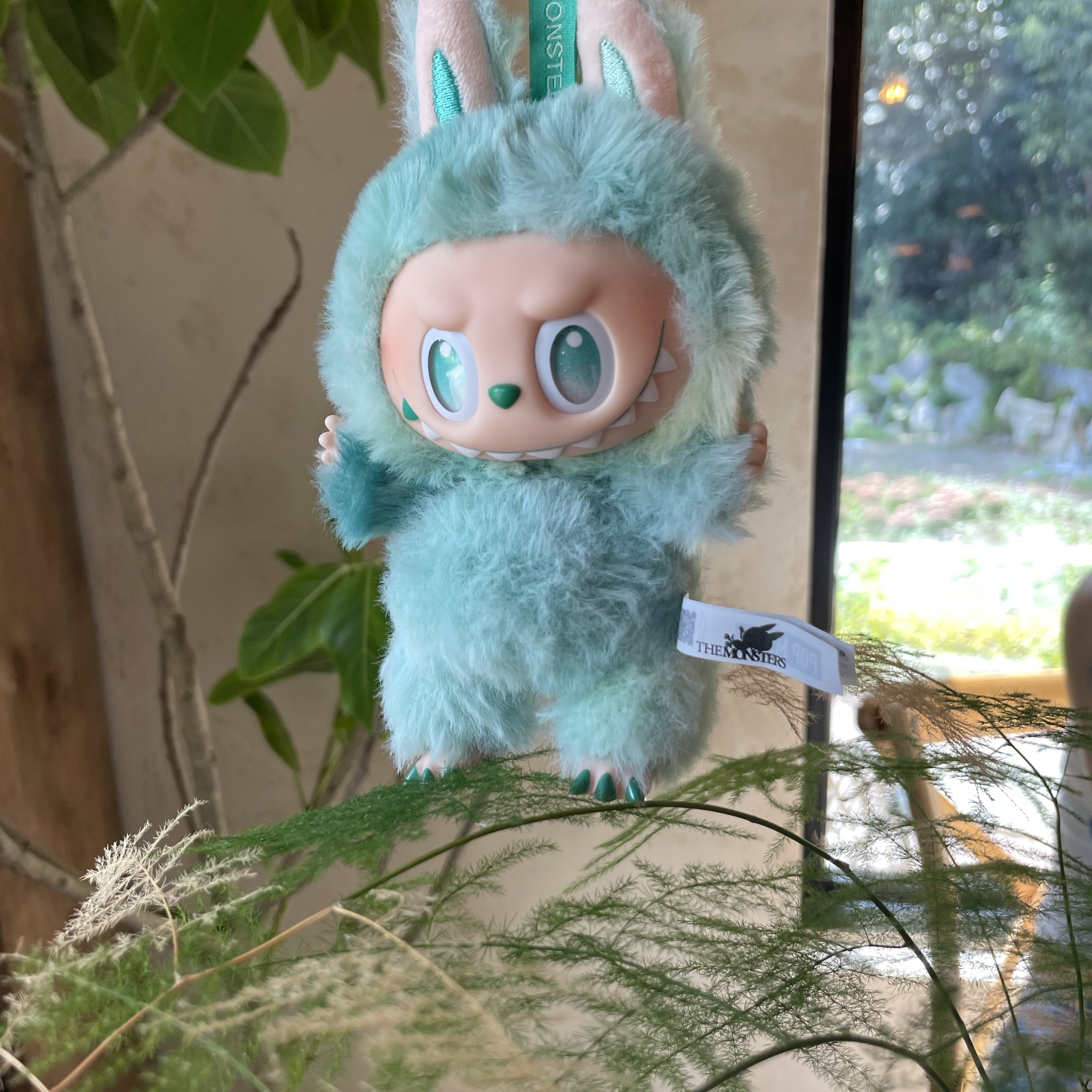 Pop Mart Labubu The Monsters Highlight Series Sealed Case (6 Blind Boxes), Pop Mart Labubu The Monsters Highlight Series ID Keyring (Opened Case) 착용 스타일 - 4