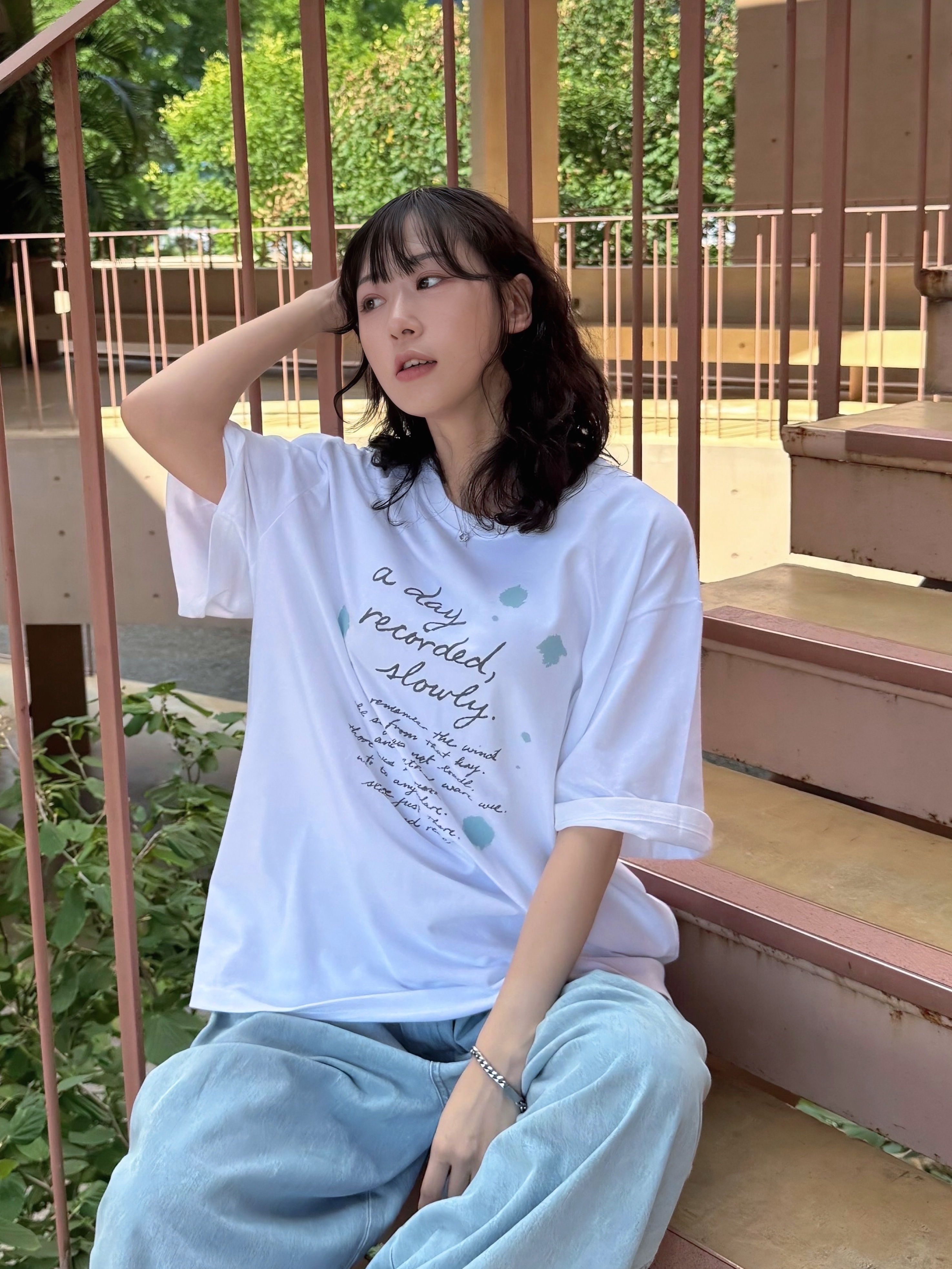 SLOW RECORD HOUSE Day Record T-Shirt White 착용 스타일 - 2