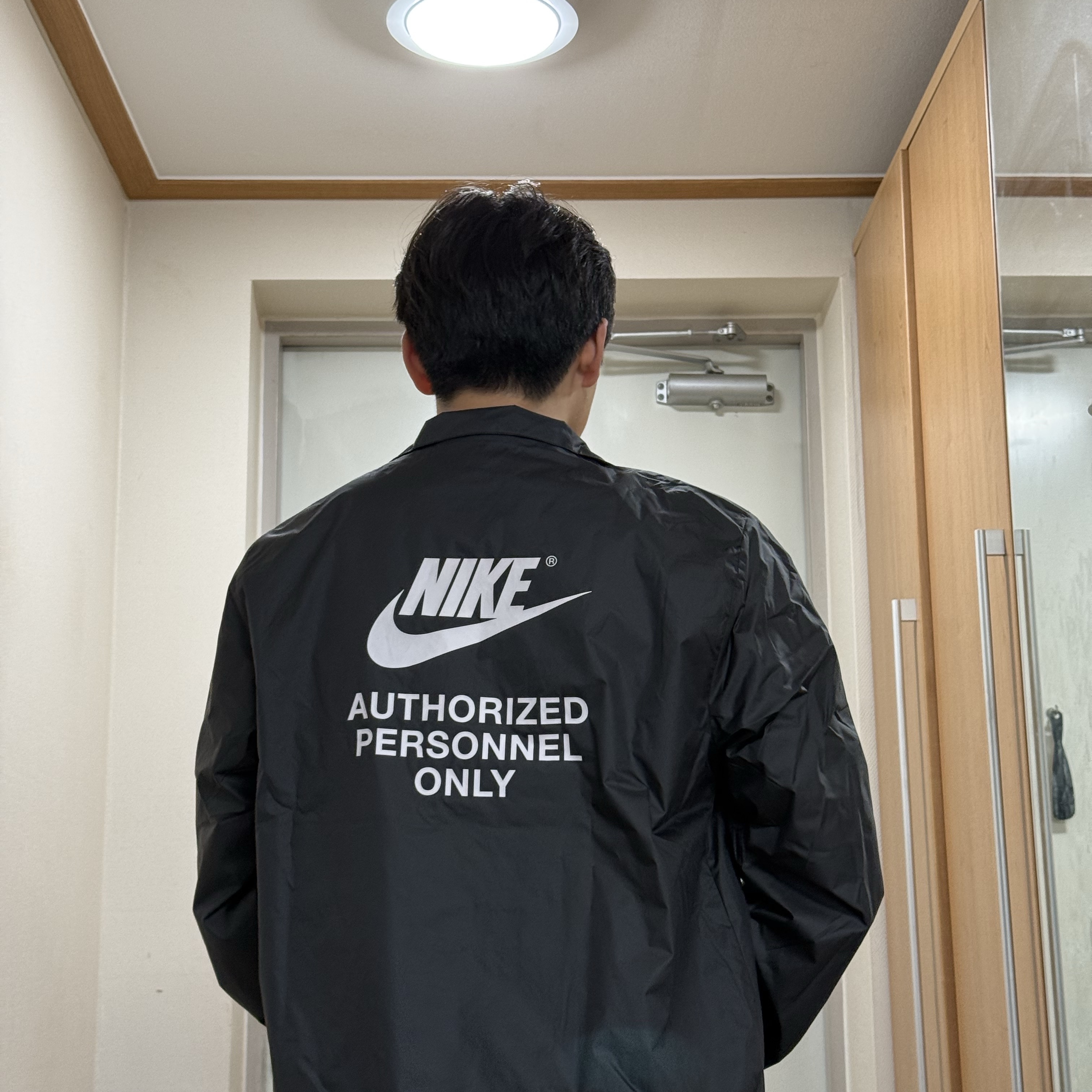 Nike Full-Zip Woven Jacket Black 착용 스타일