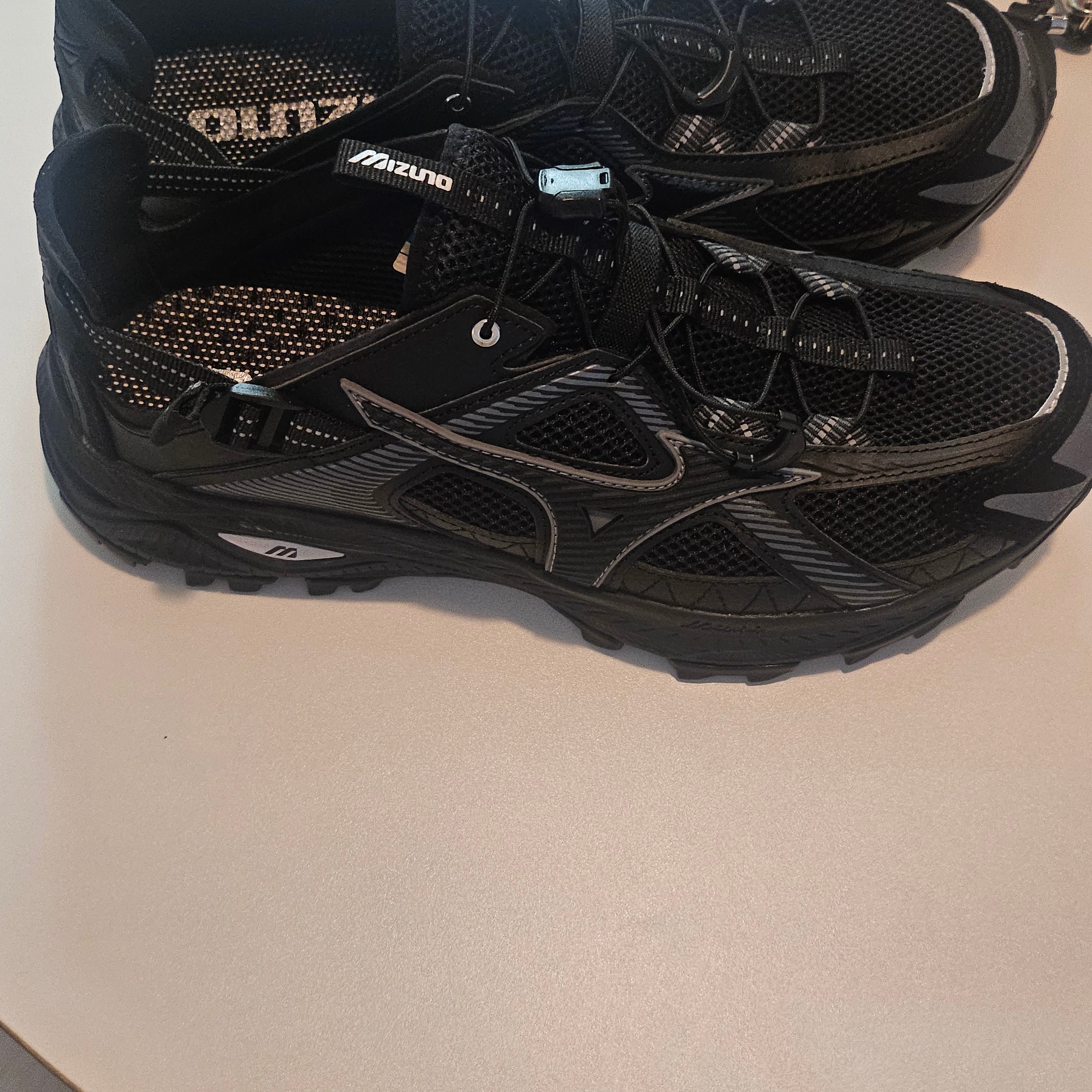 Mizuno Racer Trail SE Black 착용 스타일