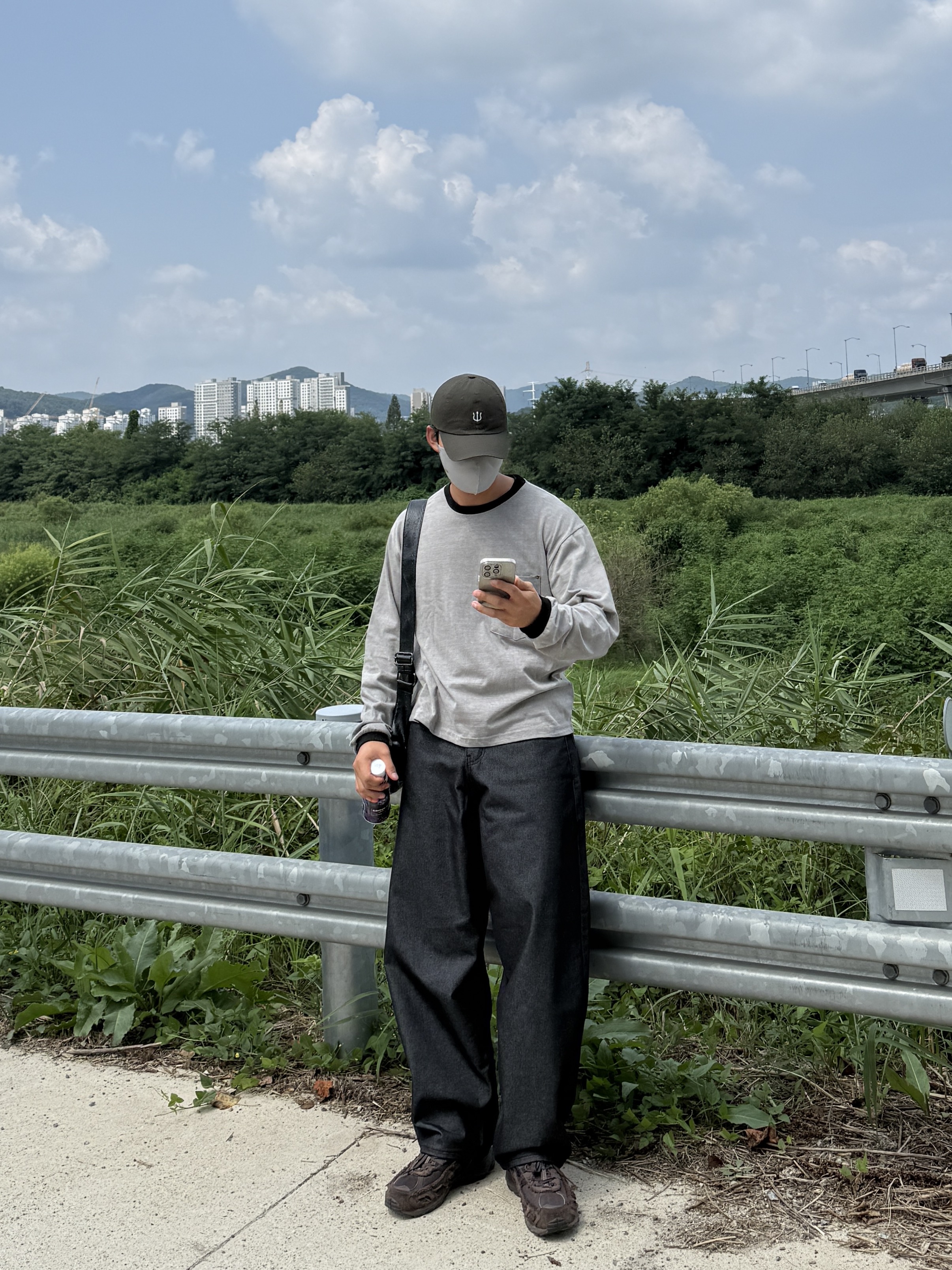 Adidas x Song for the Mute Shadowturf Dark Brown, Casio LTP-V007L-9B 착용 스타일 - 3