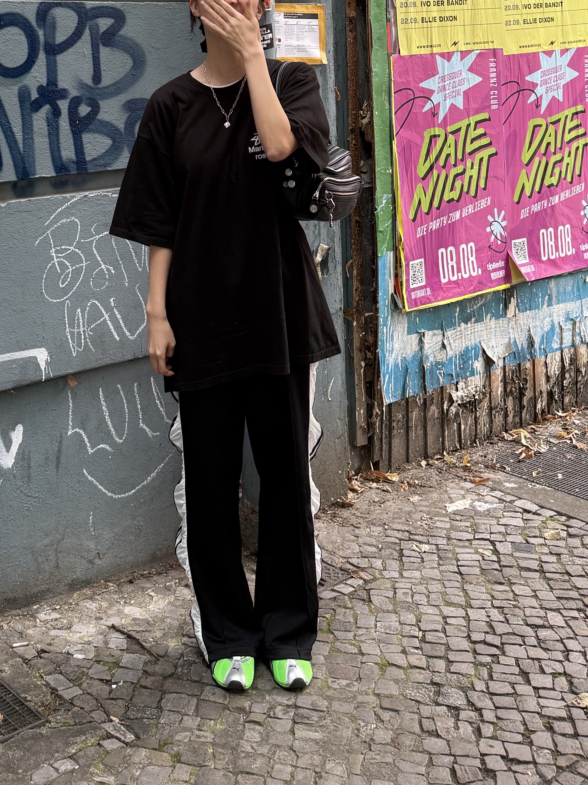 Puma H-street OG Green Silver, Stussy x Martine Rose Collage Pigment Dyed T-Shirt Black 착용 스타일