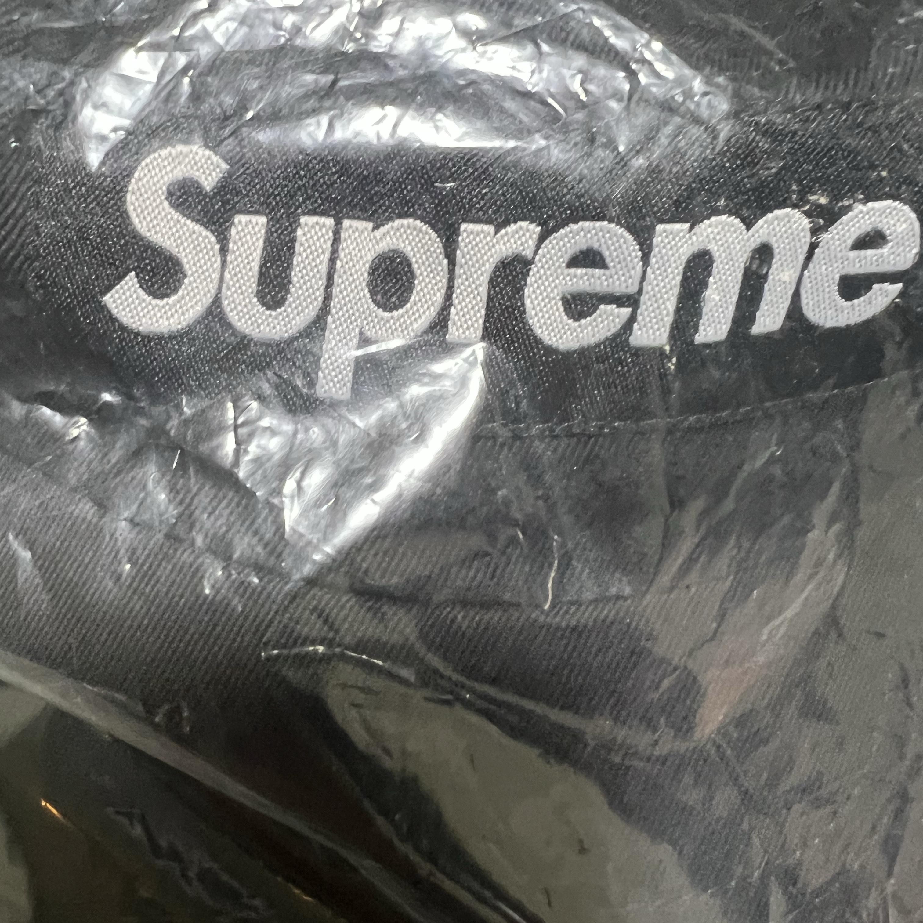 Supreme Washed Chino Twill Camp Cap Black 착용 스타일