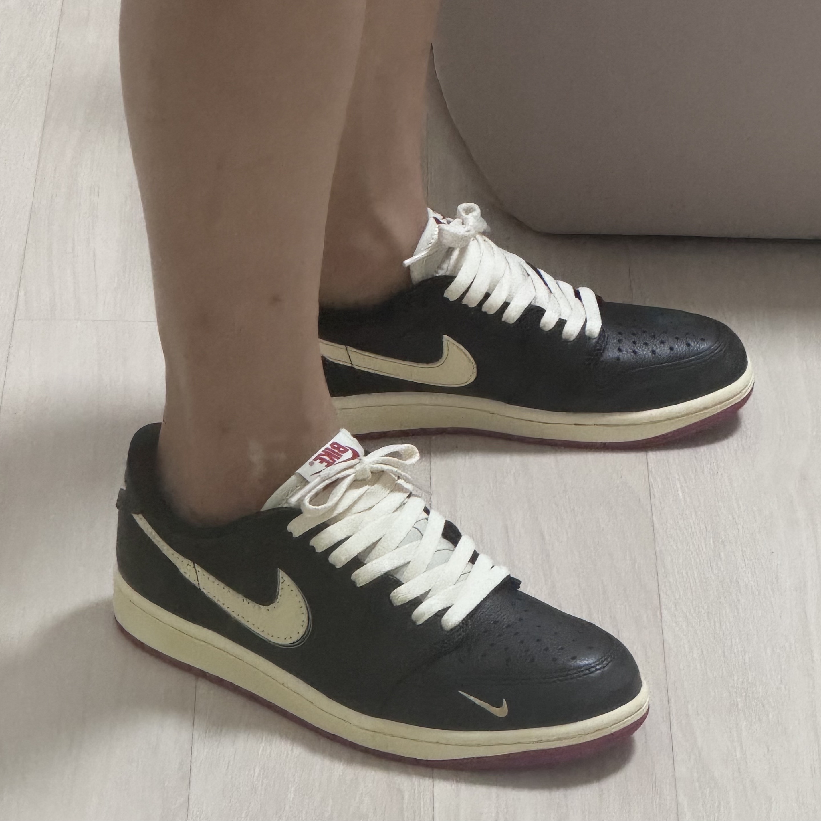 Jordan 1 x Nigel Sylvester Retro Low OG Better With Time 착용 스타일 - 2