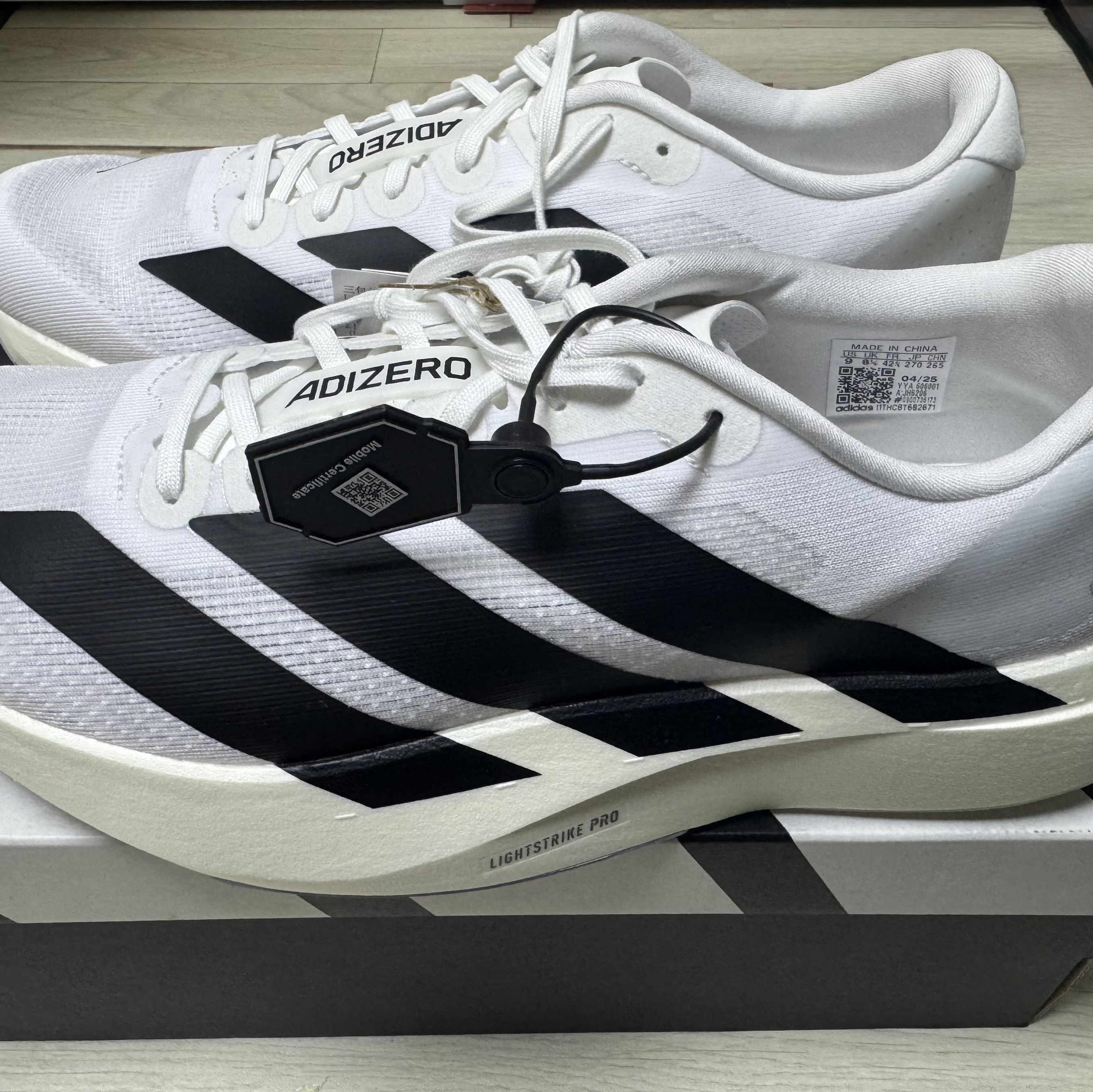 Adidas Adizero EVO SL Cloud White Core Black 착용 스타일