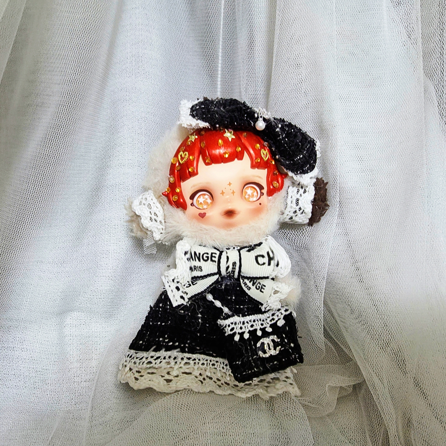 Pop Mart Skullpanda Winter Symphony Series Keyring Ode to Cocoa (Opened Case) 착용 스타일
