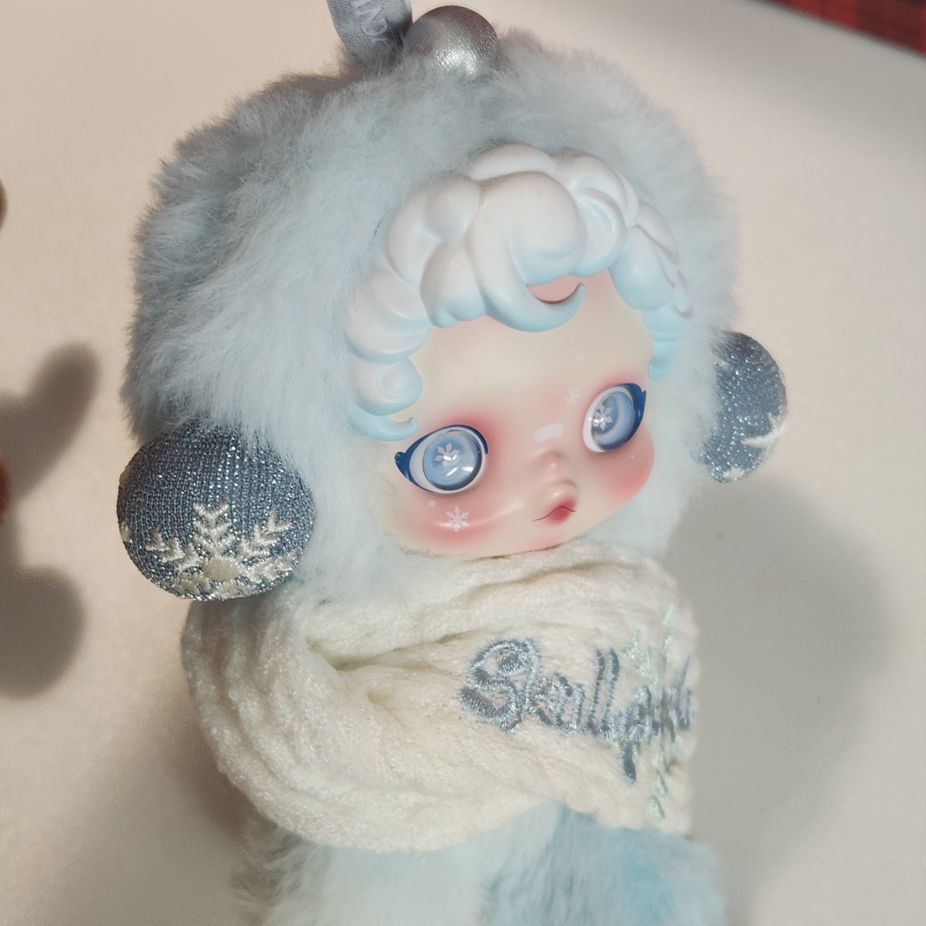 Pop Mart Skullpanda Winter Symphony Series Keyring Song of Snow (Opened Case) 착용 스타일 - 1