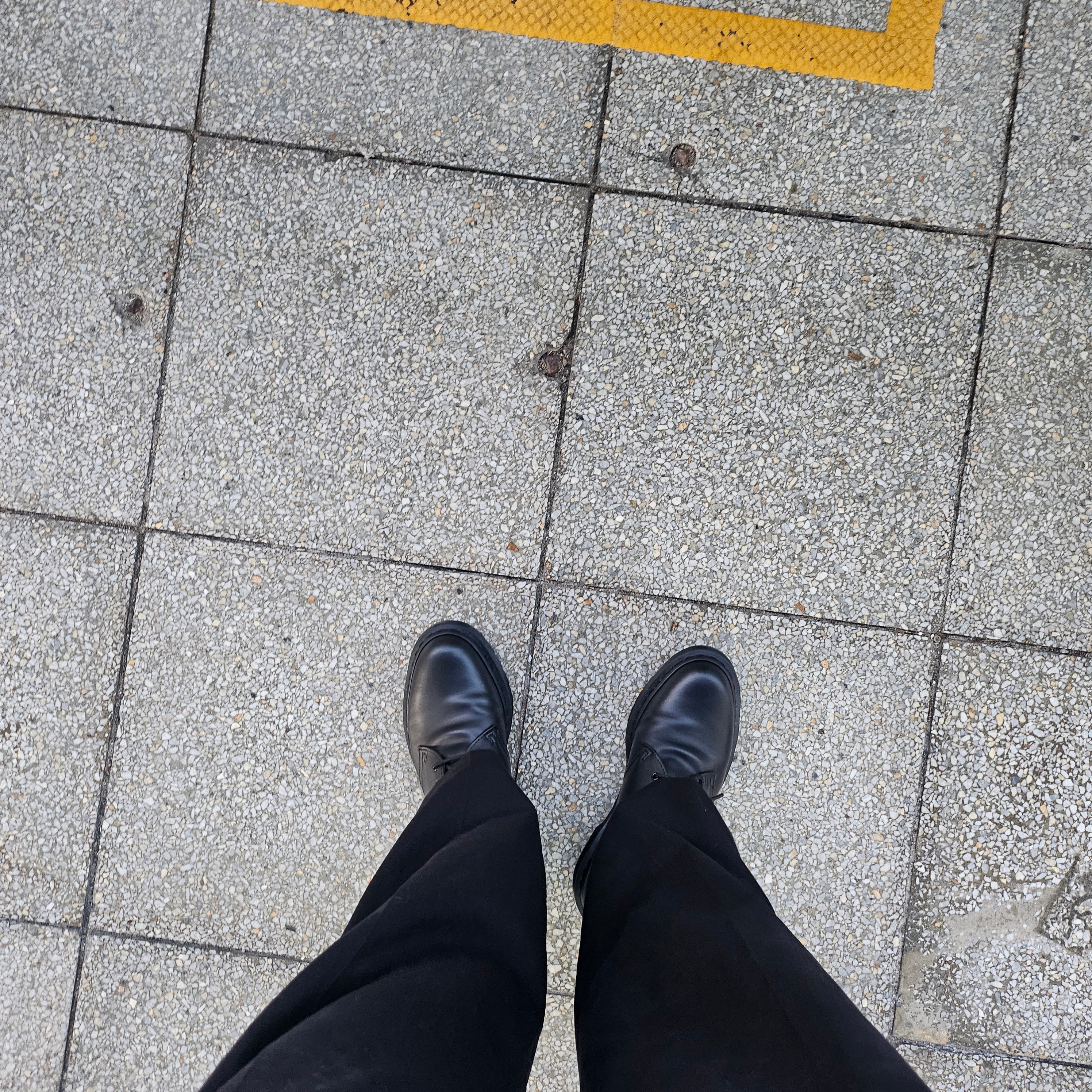 Dr. Martens 1461 Mono Black 착용 스타일 - 5
