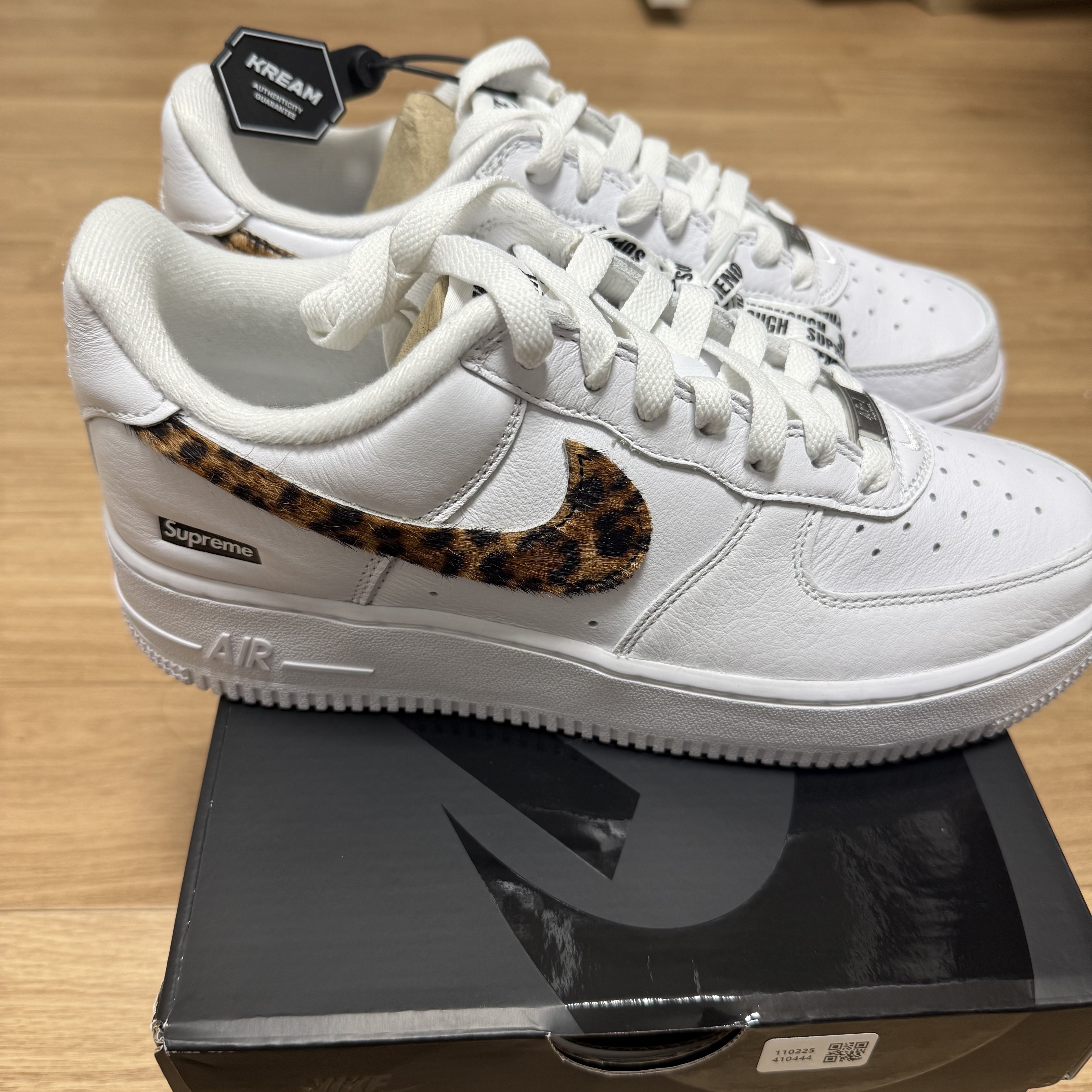 Nike x Supreme x GOODENOUGH Air Force 1 Low White - 25SS 착용 스타일 - 3