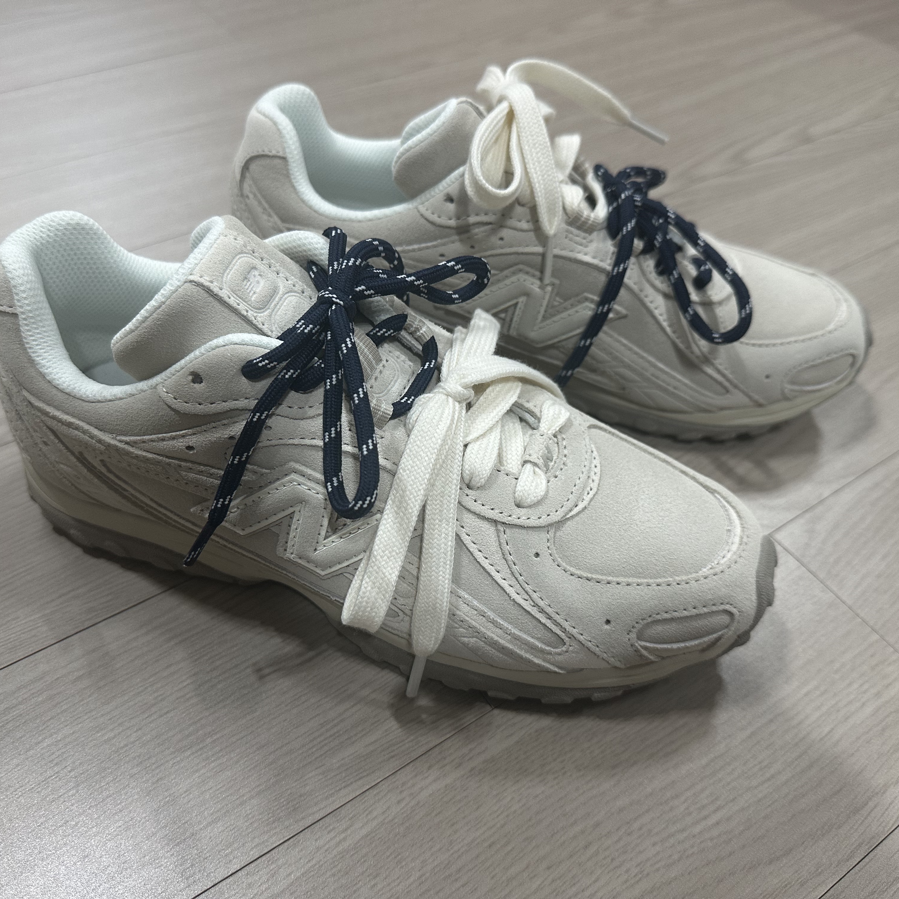 New Balance 204L Timberwolf Linen 착용 스타일