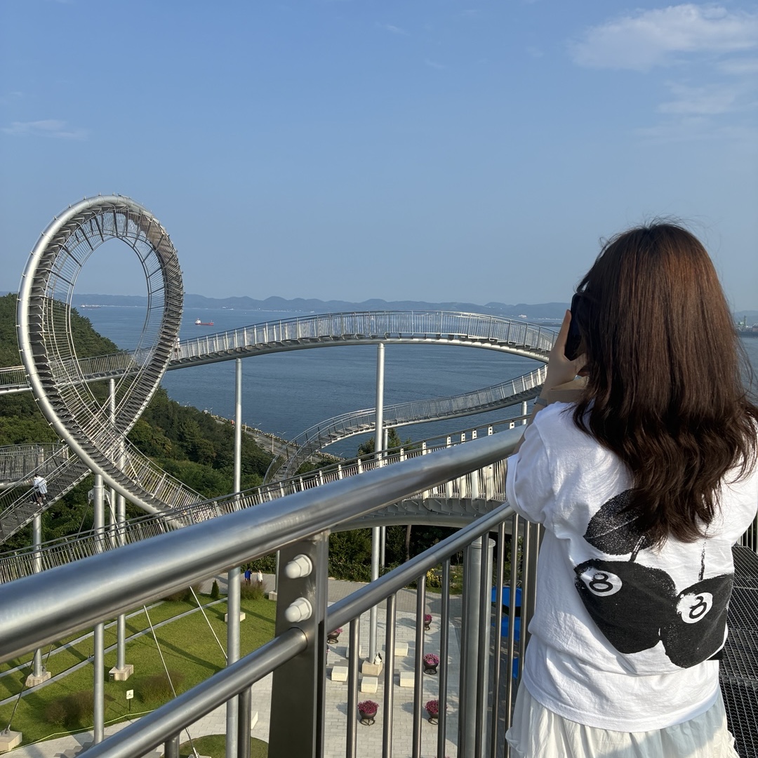 Stussy Cherries T-Shirt White 착용 스타일