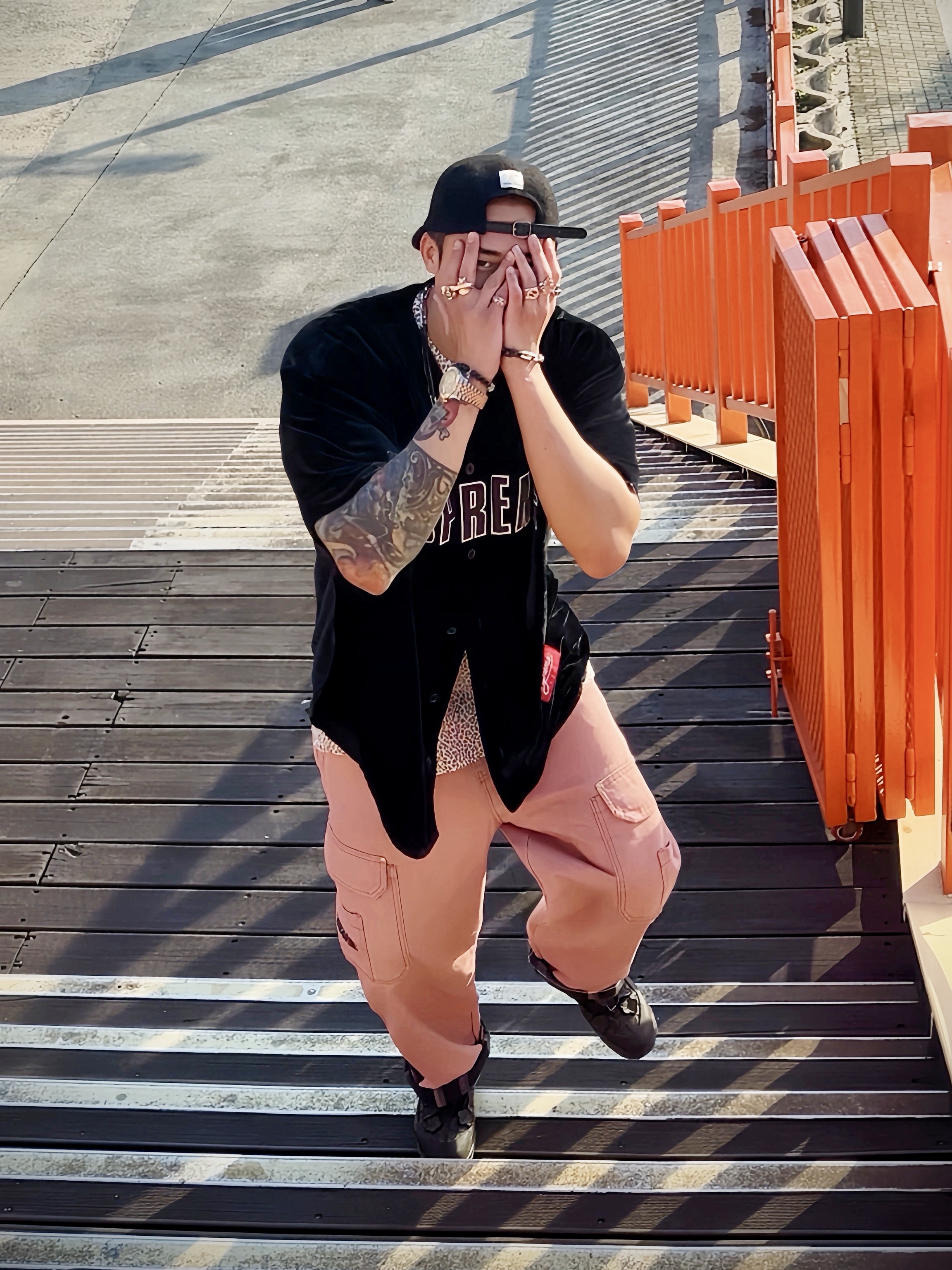 Supreme Harris Tweed Camp Cap Black - 25SS, Supreme Velvet Baseball Jersey Black - 25SS 착용 스타일