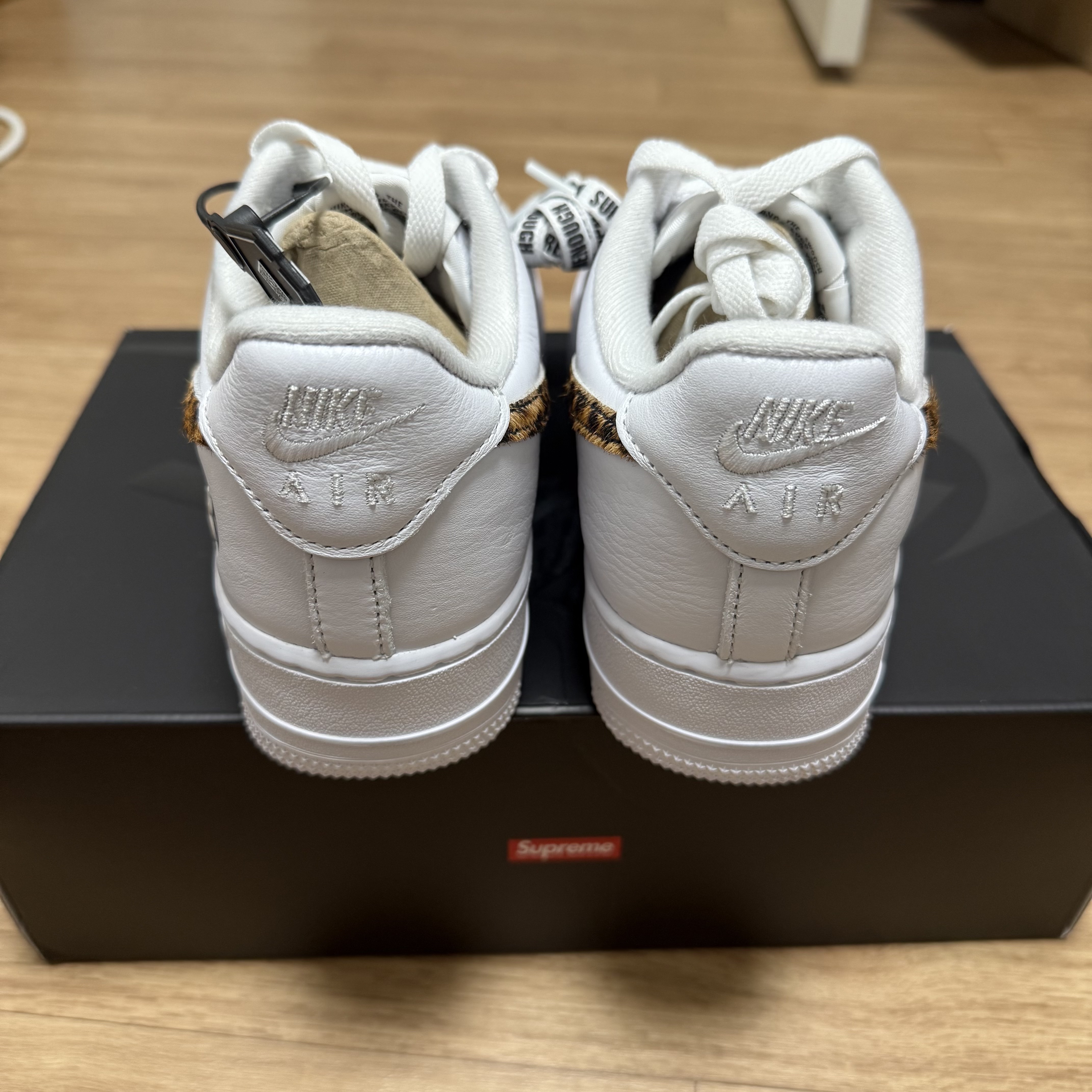 Nike x Supreme x GOODENOUGH Air Force 1 Low White - 25SS 착용 스타일 - 4