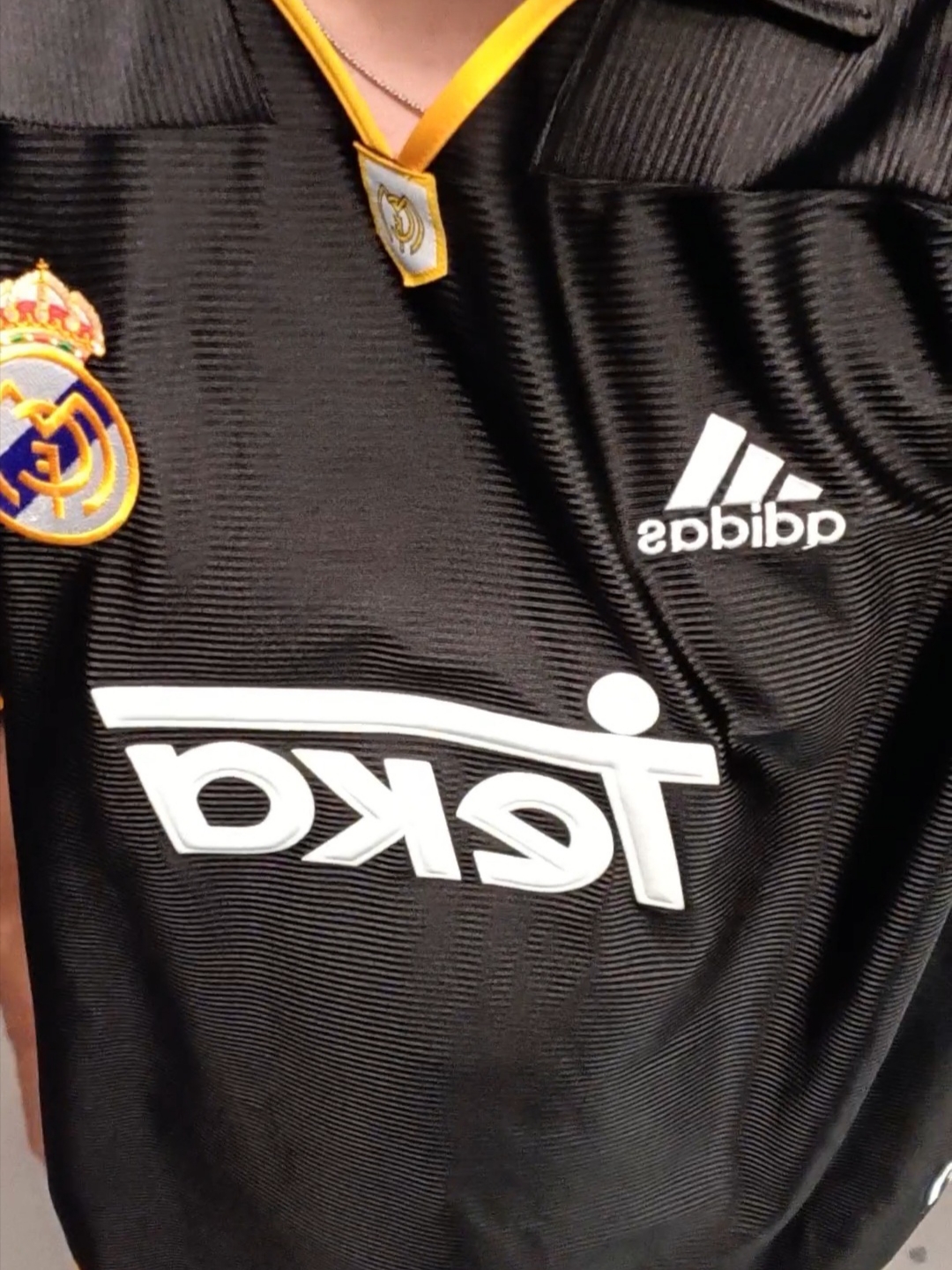 Adidas Real Madrid 99/00 Away Jersey Black - KR Sizing (Non Marking Ver.) 착용 스타일