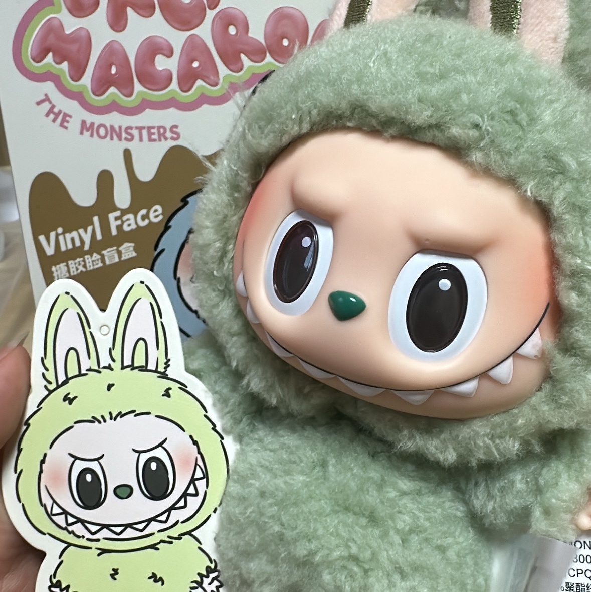 Pop Mart The Monsters Labubu Tasty Macarons Series Sealed Case (1 Blind Box), Pop Mart Labubu The Monsters Labubu Tasty Macarons Series Green Grape Keyring 착용 스타일