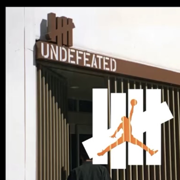 Jordan 4 x Undefeated Retro OG SP Deep Green and Clementine 착용 스타일 - 1