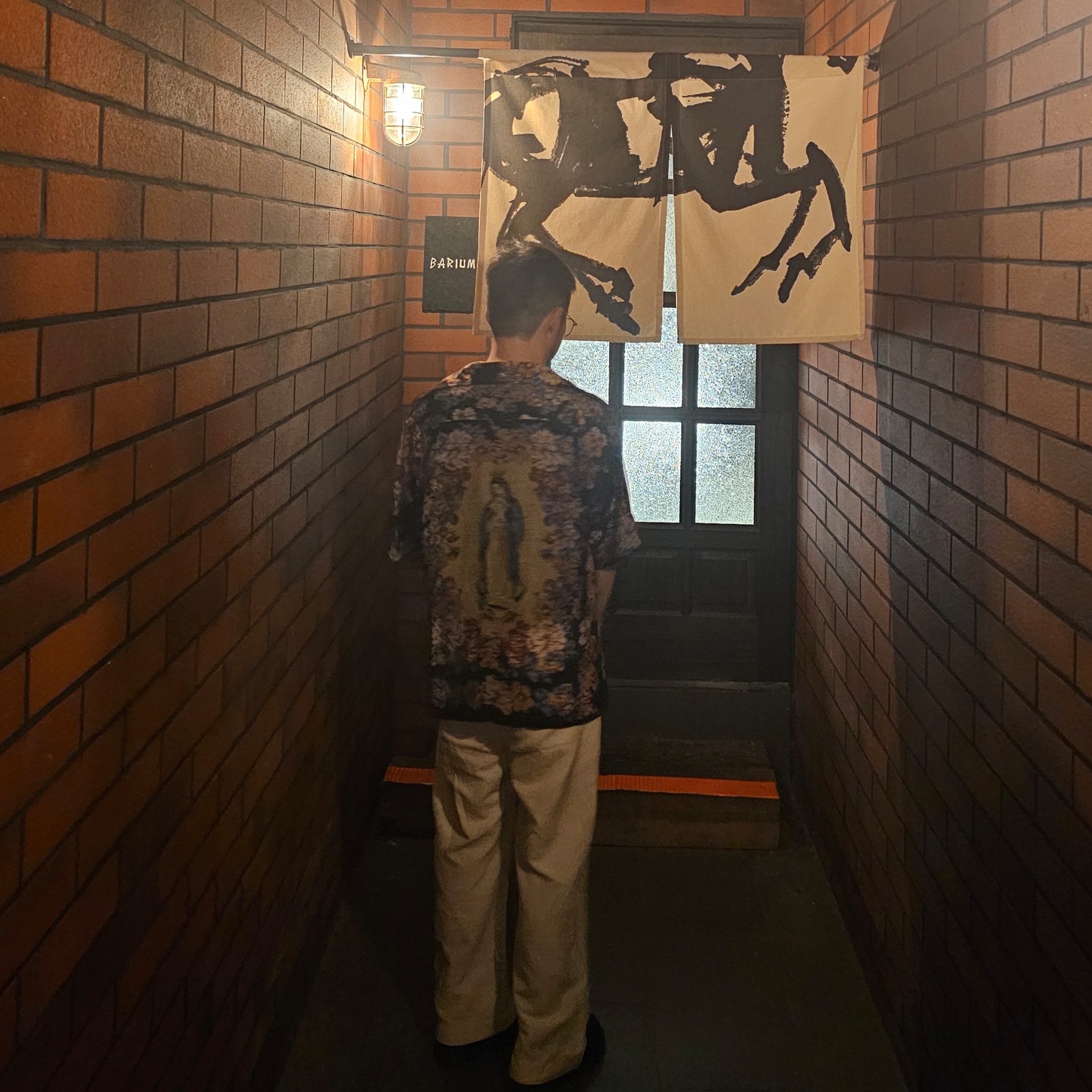 Kapital Silk Rayon Champagne Maria Pattern Wrangle Collar Aloha Shirt Black 착용 스타일 - 3