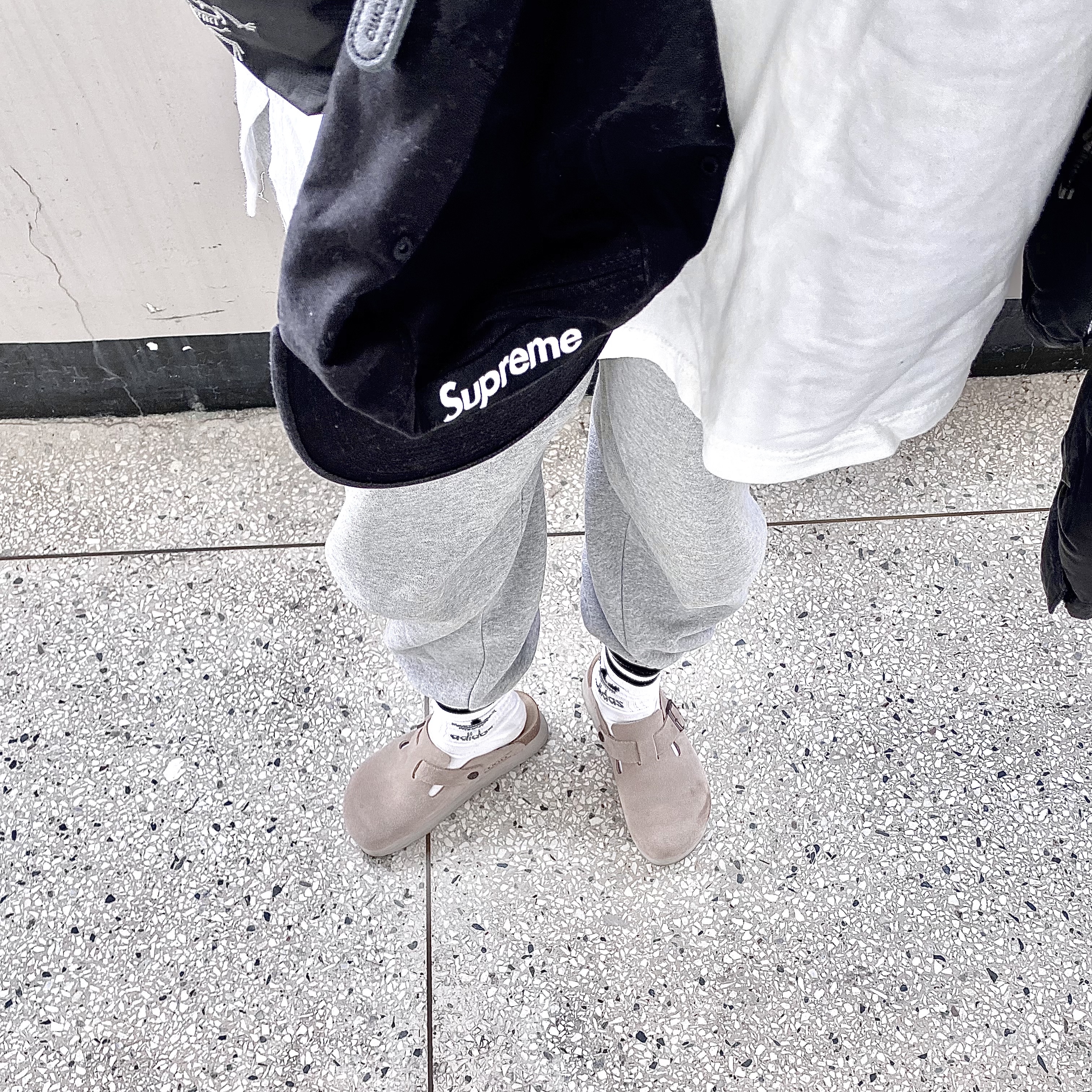 Supreme Washed Chino Twill Camp Cap Black 착용 스타일