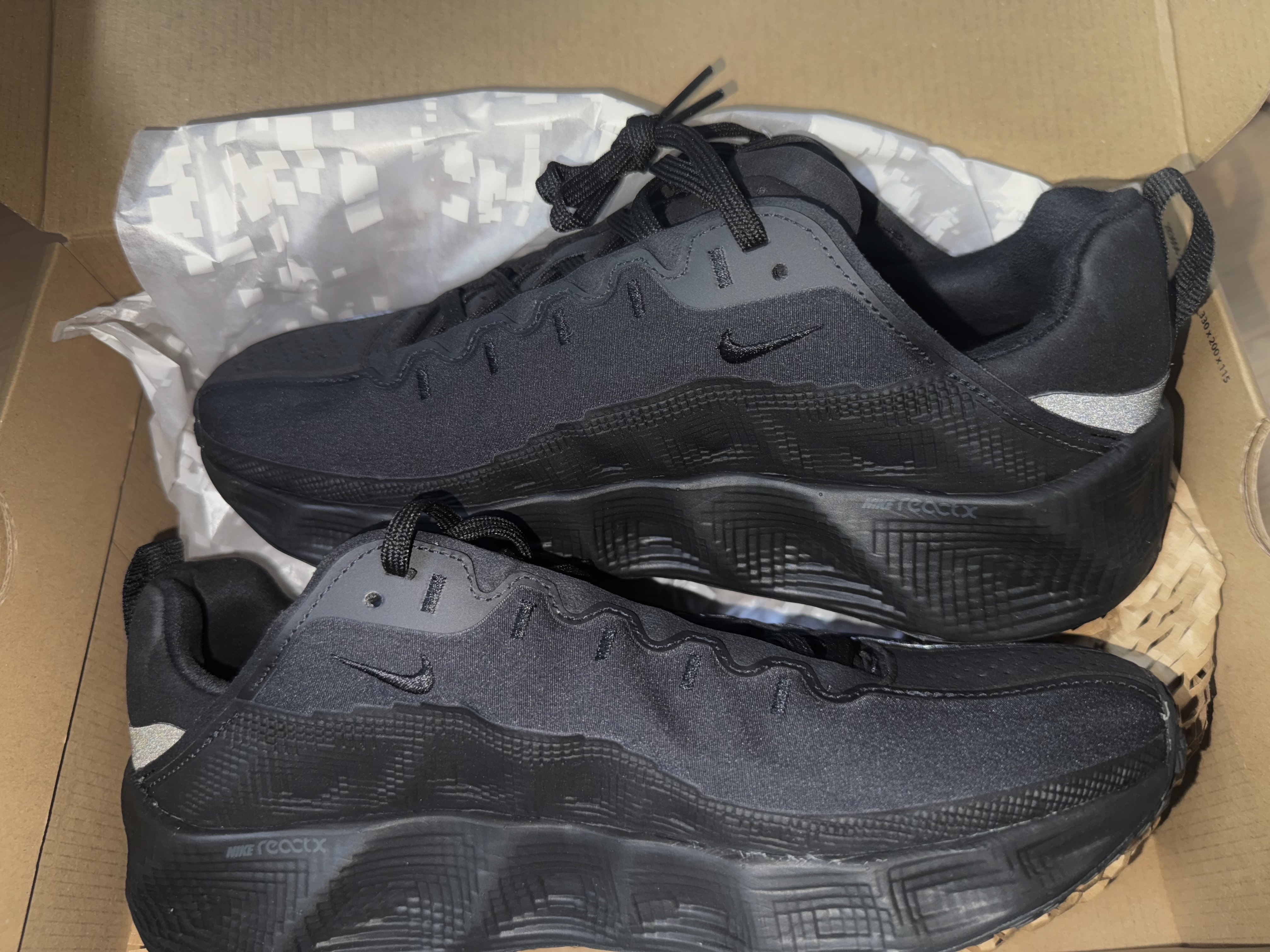 Nike Ava Rover Black Anthracite 착용 스타일