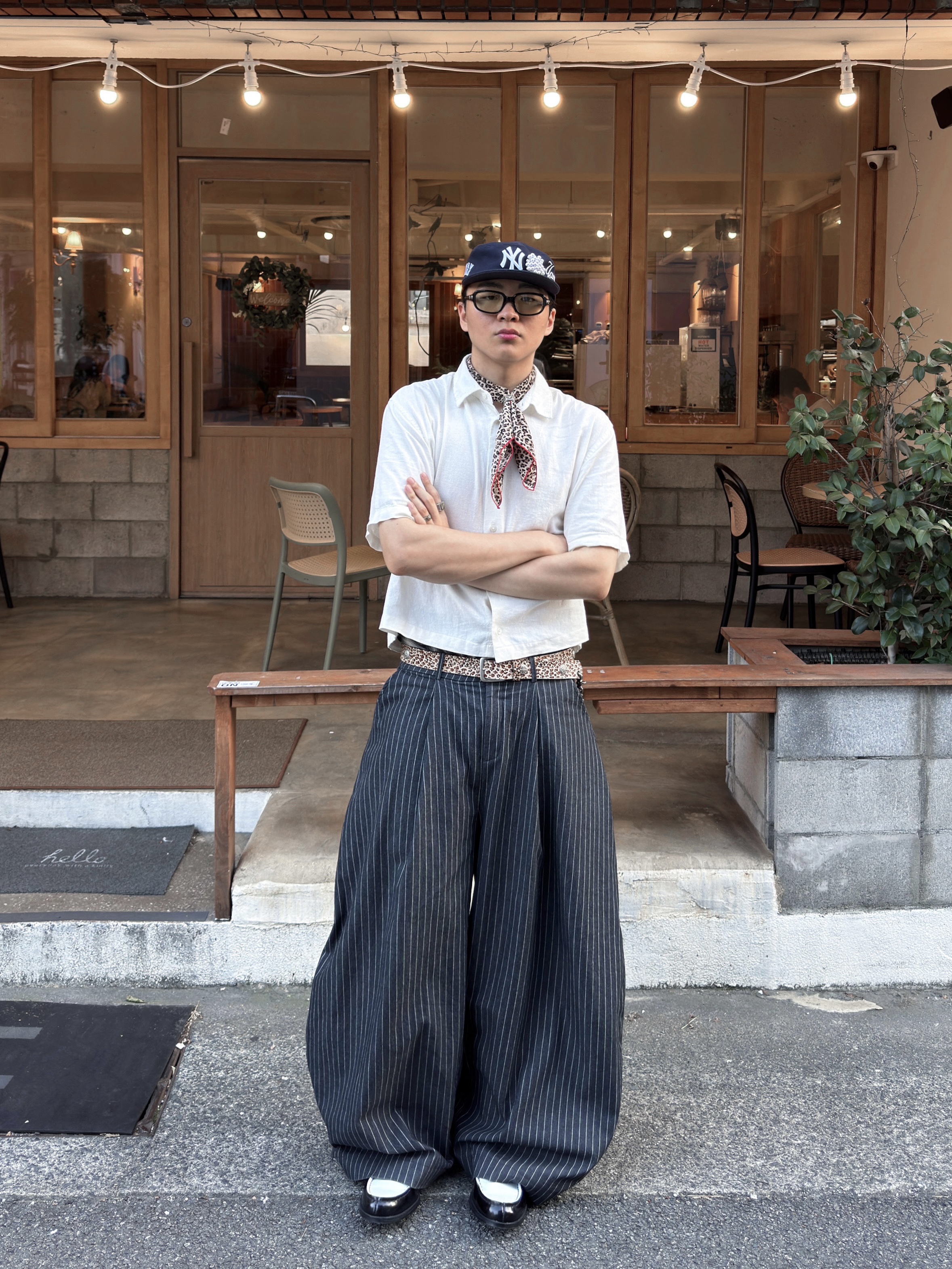 Haruta HS-906 Penny Loafer Black & White, New Era MLB New York Yankees Pillbox Series Ball Cap Navy 착용 스타일 - 1
