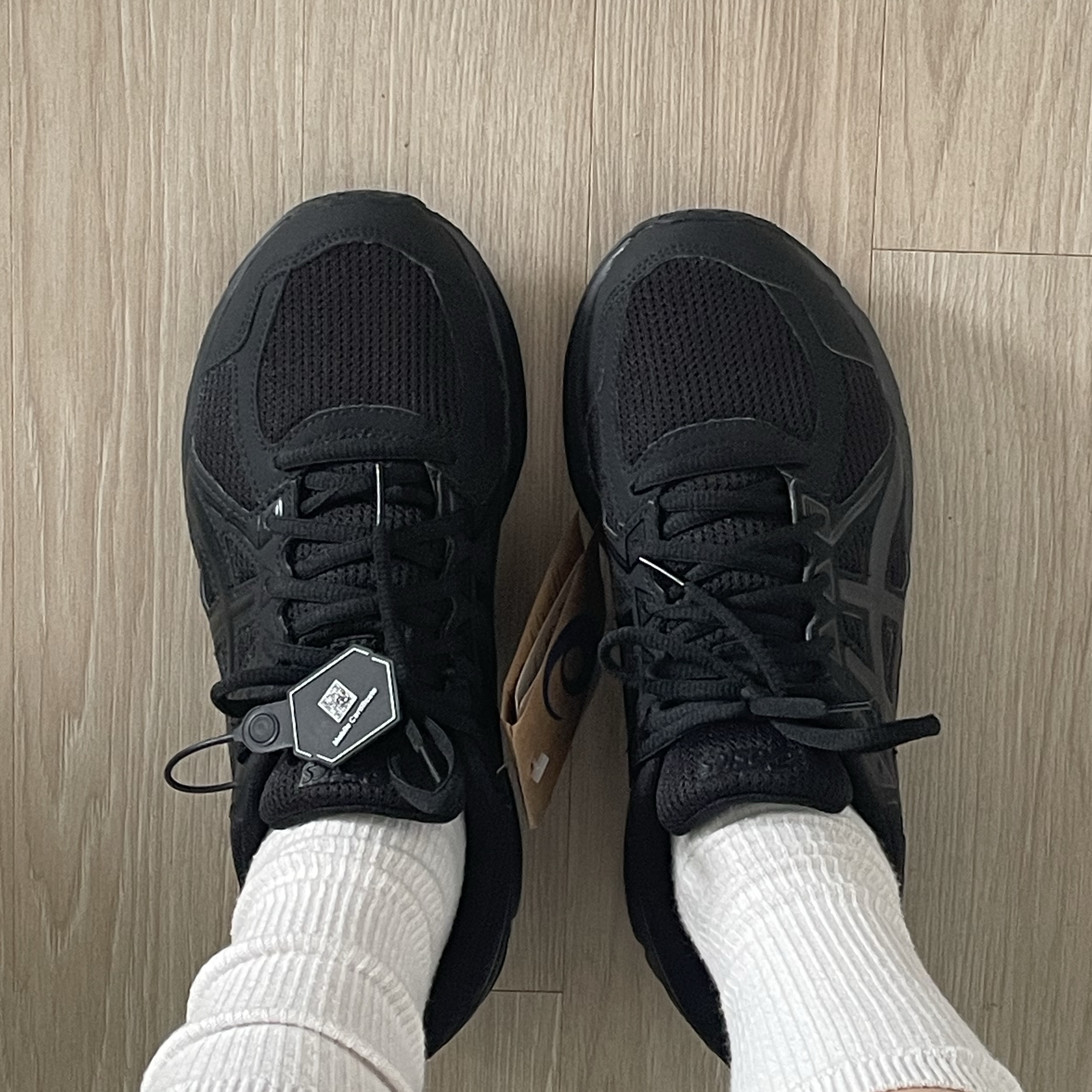 Asics Jog 100 2 Black 착용 스타일 - 1