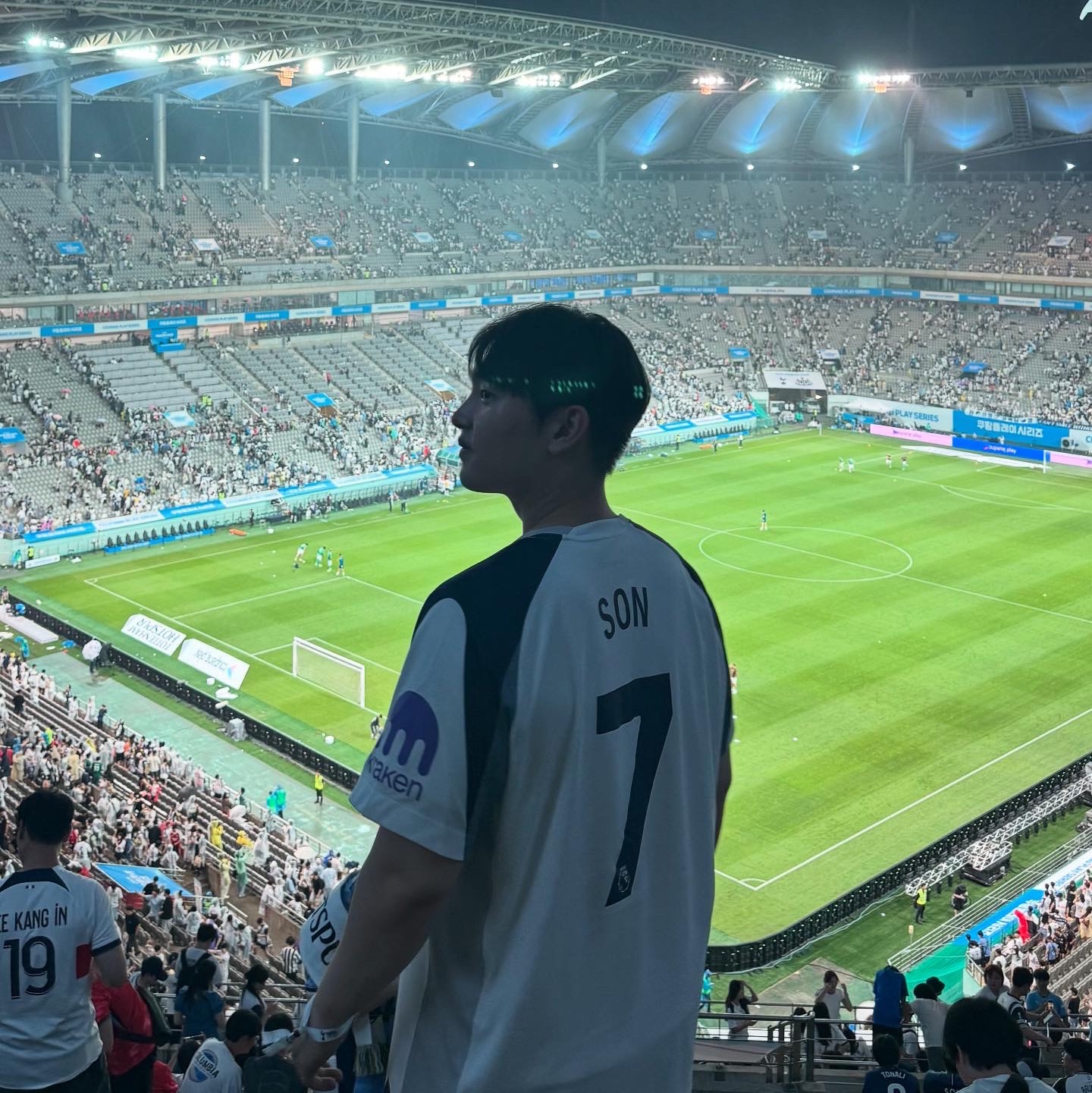 Nike Tottenham Hotspur 2025/26 Stadium Home Dri-Fit Football Replica Jersey White Light Iron Ore (Non Marking Ver.) 착용 스타일 - 1