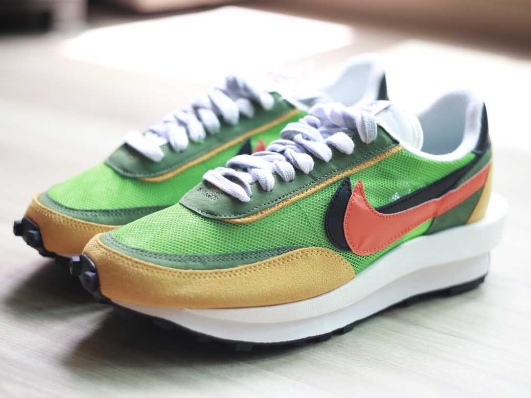 Nike x Sacai LDWaffle Green Multi 착용 스타일