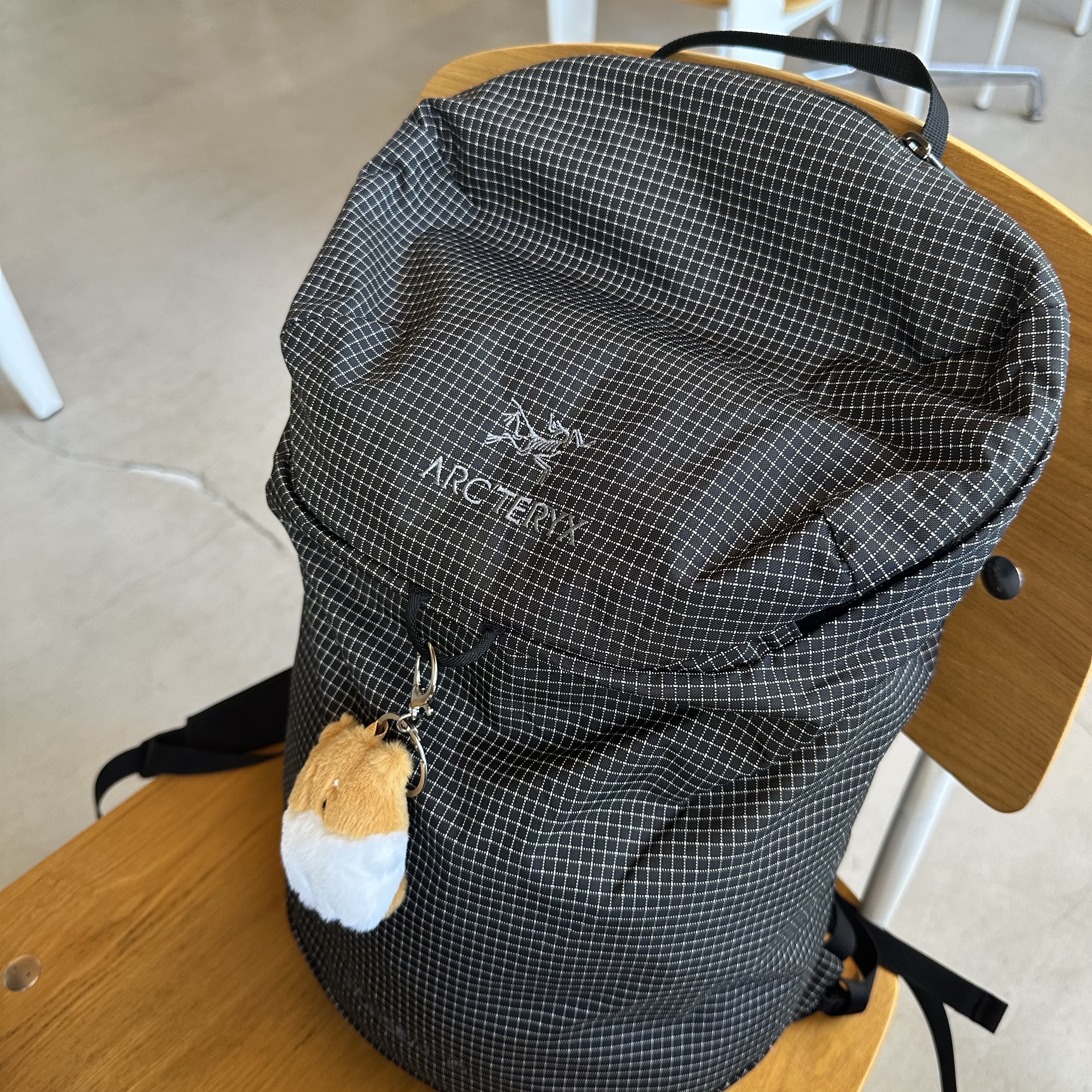 Arc'teryx Konseal 15 Backpack Black 착용 스타일
