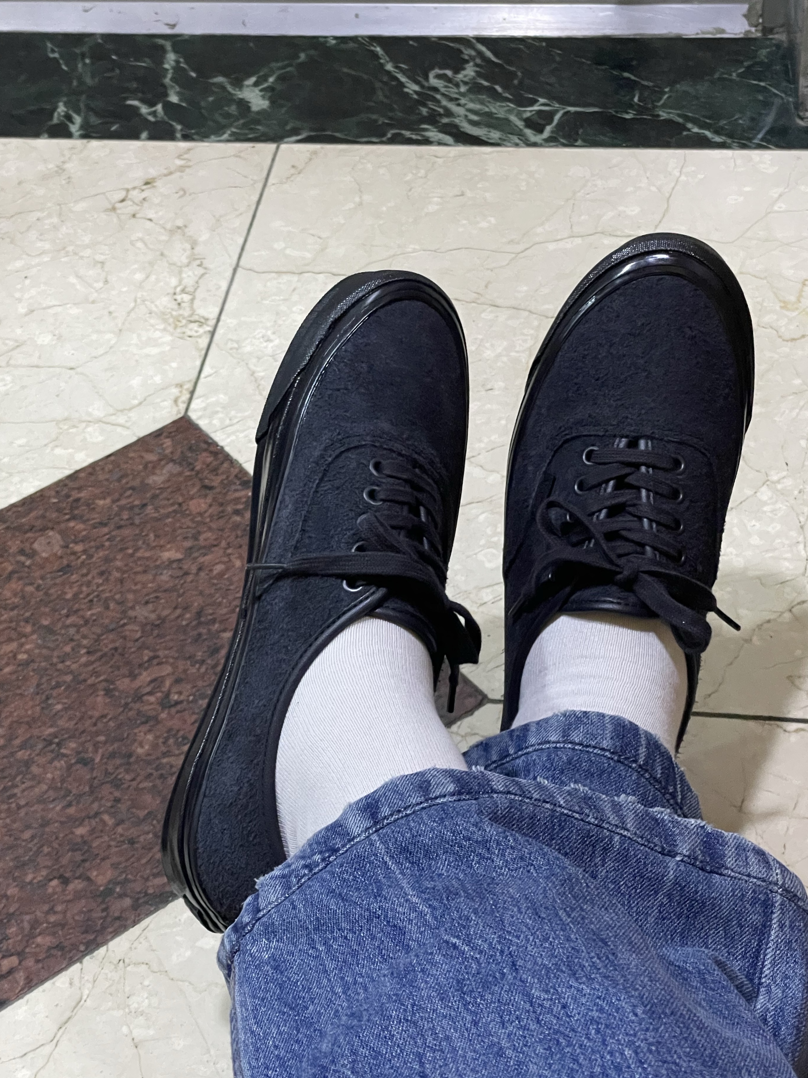 Vans Premium Authentic 44 LX Black 착용 스타일