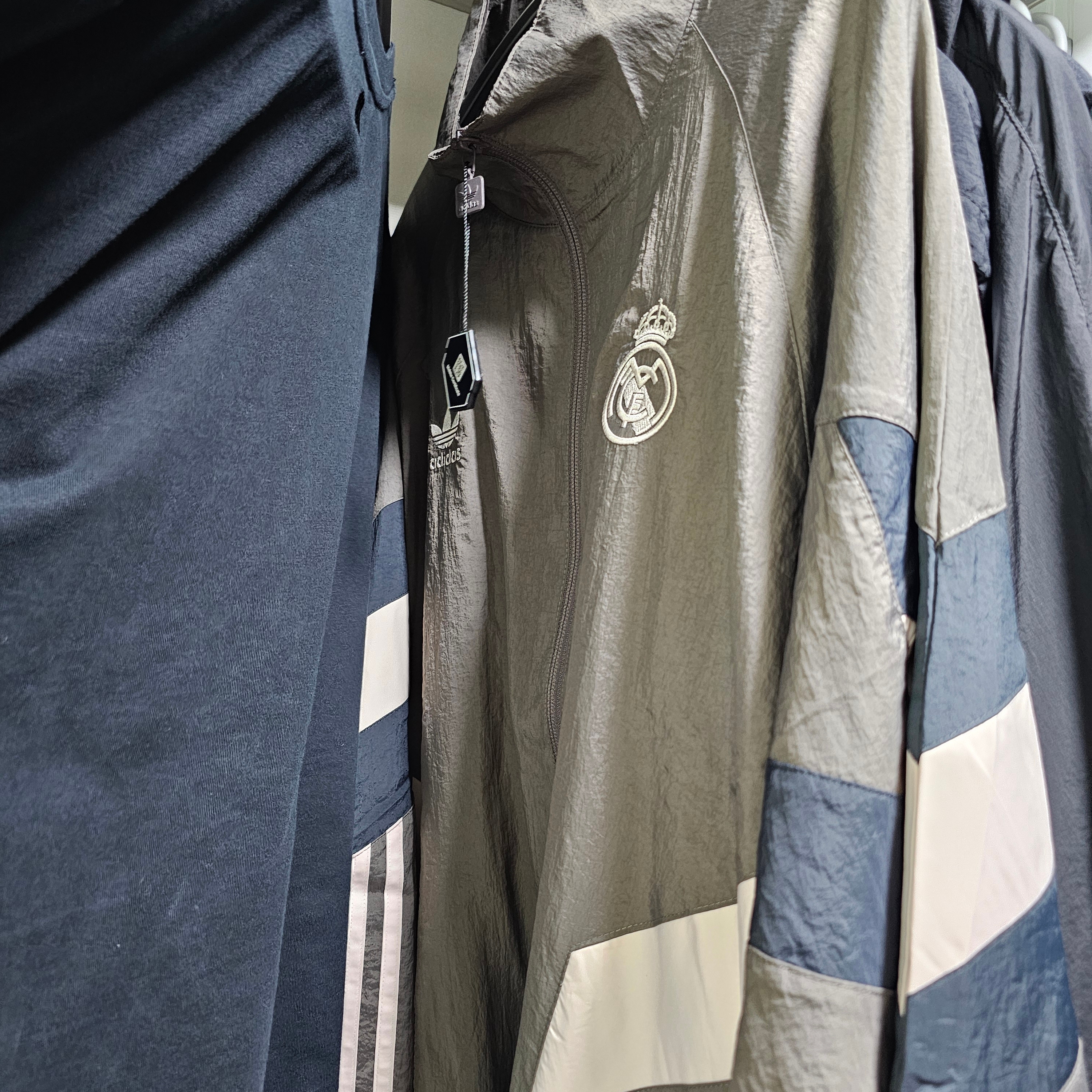Adidas Real Madrid Originals Track Top Charcoal Grey - KR Sizing 착용 스타일