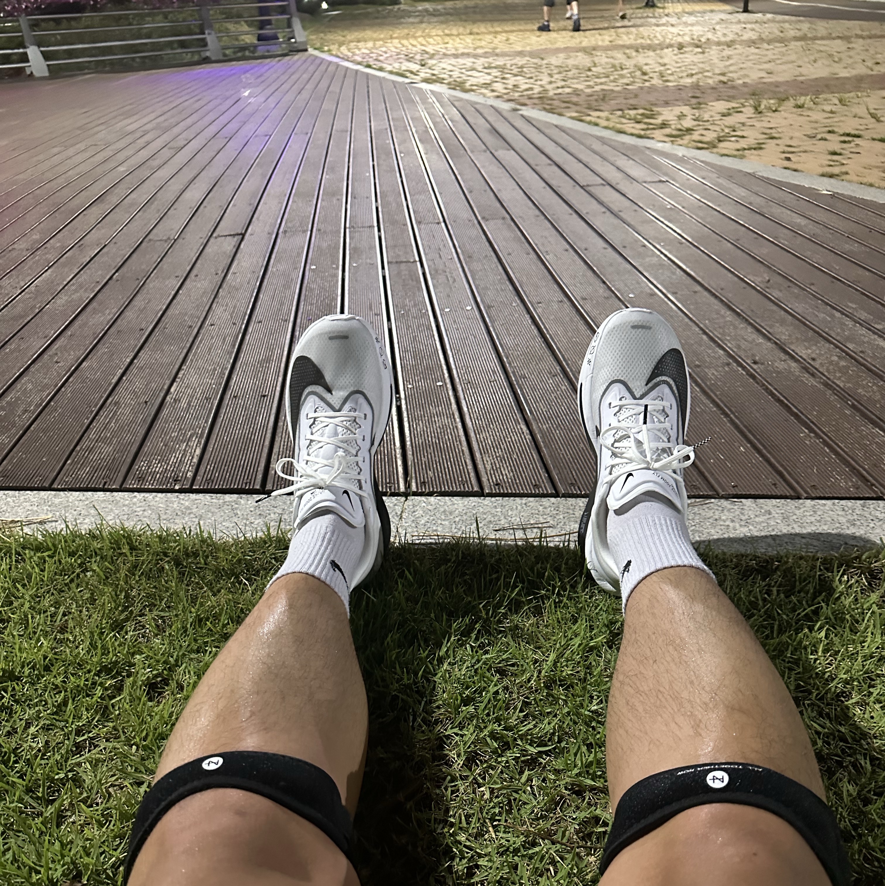 Nike Zoom Fly 6 White Smoke Grey 착용 스타일