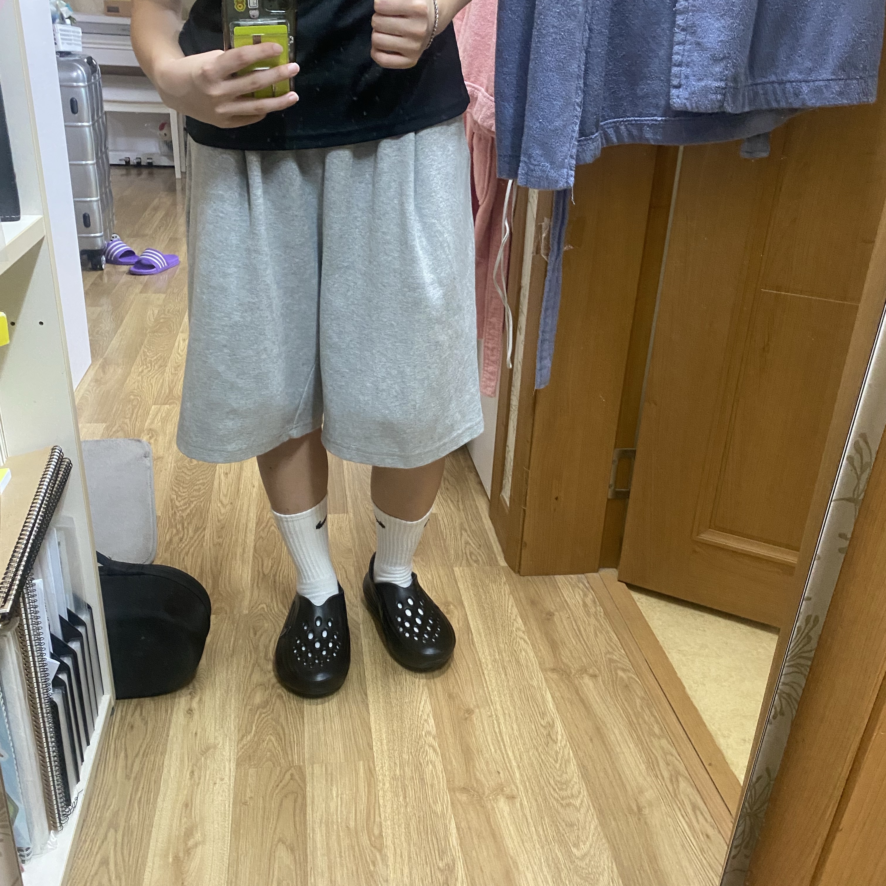 (W) Nike ReactX Rejuven8 Black 착용 스타일 - 1