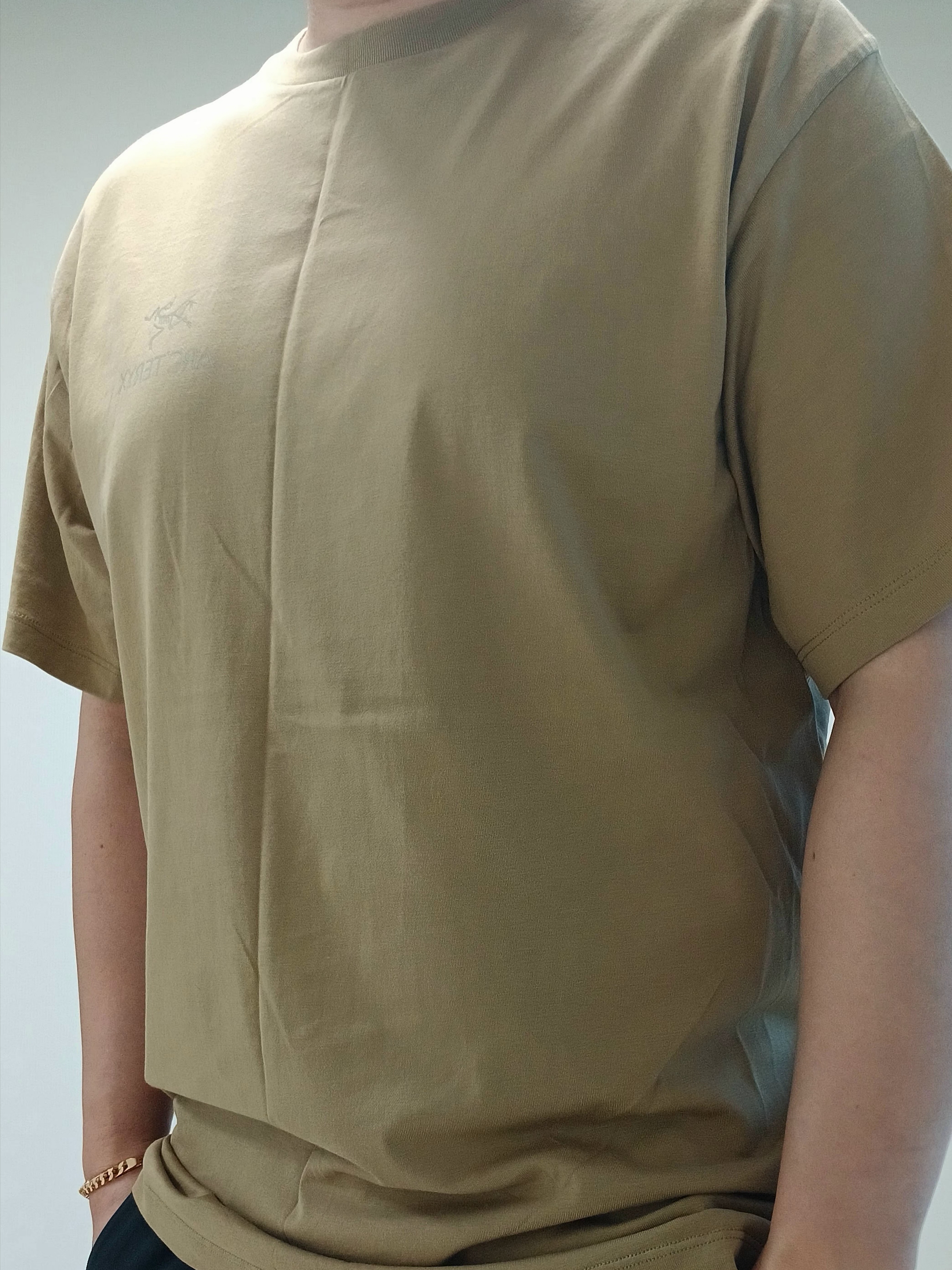 Arc'teryx Kragg SL Cotton Bird Word SS T-Shirt Canvas, Lululemon Pace Breaker Linerless Shorts 5 Inch Black 착용 스타일 - 5