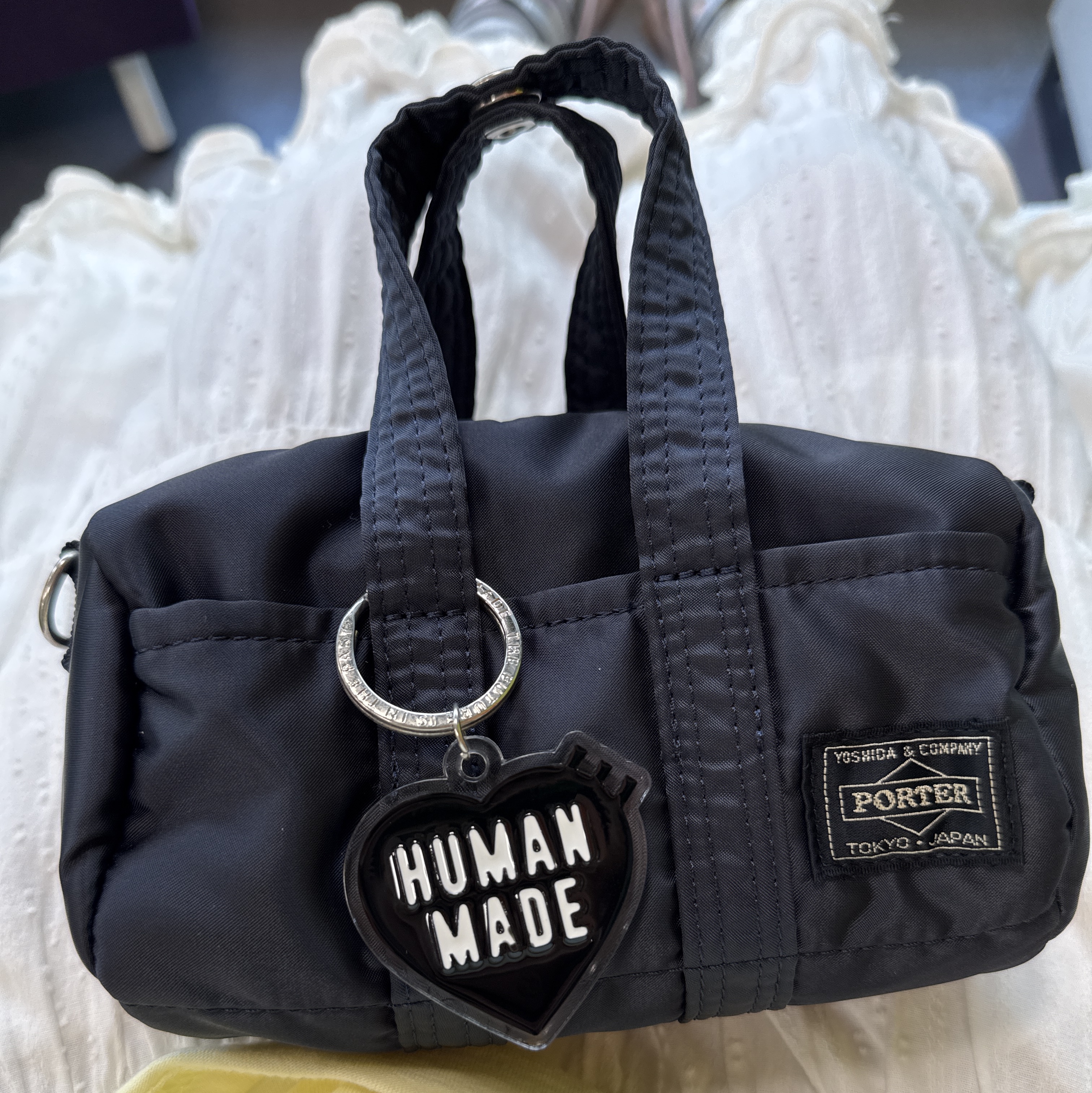 Porter Howl 2Way Boston Bag Mini Navy Blue, Human Made Heart Keyring Black 착용 스타일