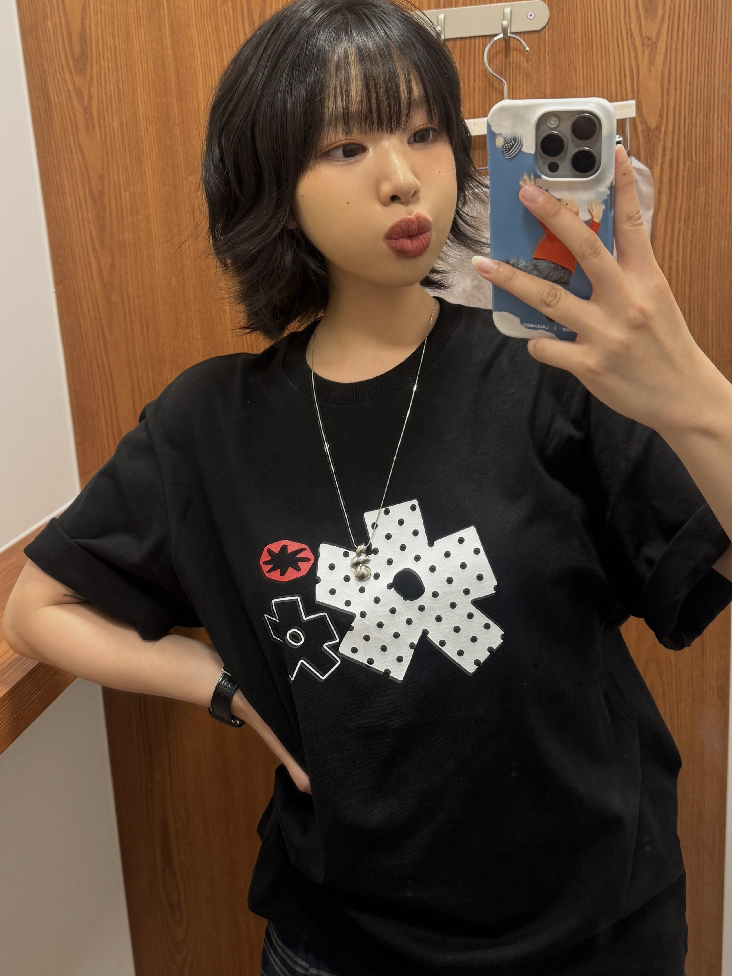 SLOW RECORD HOUSE Polka Dot Star T-Shirt Black 착용 스타일 - 1