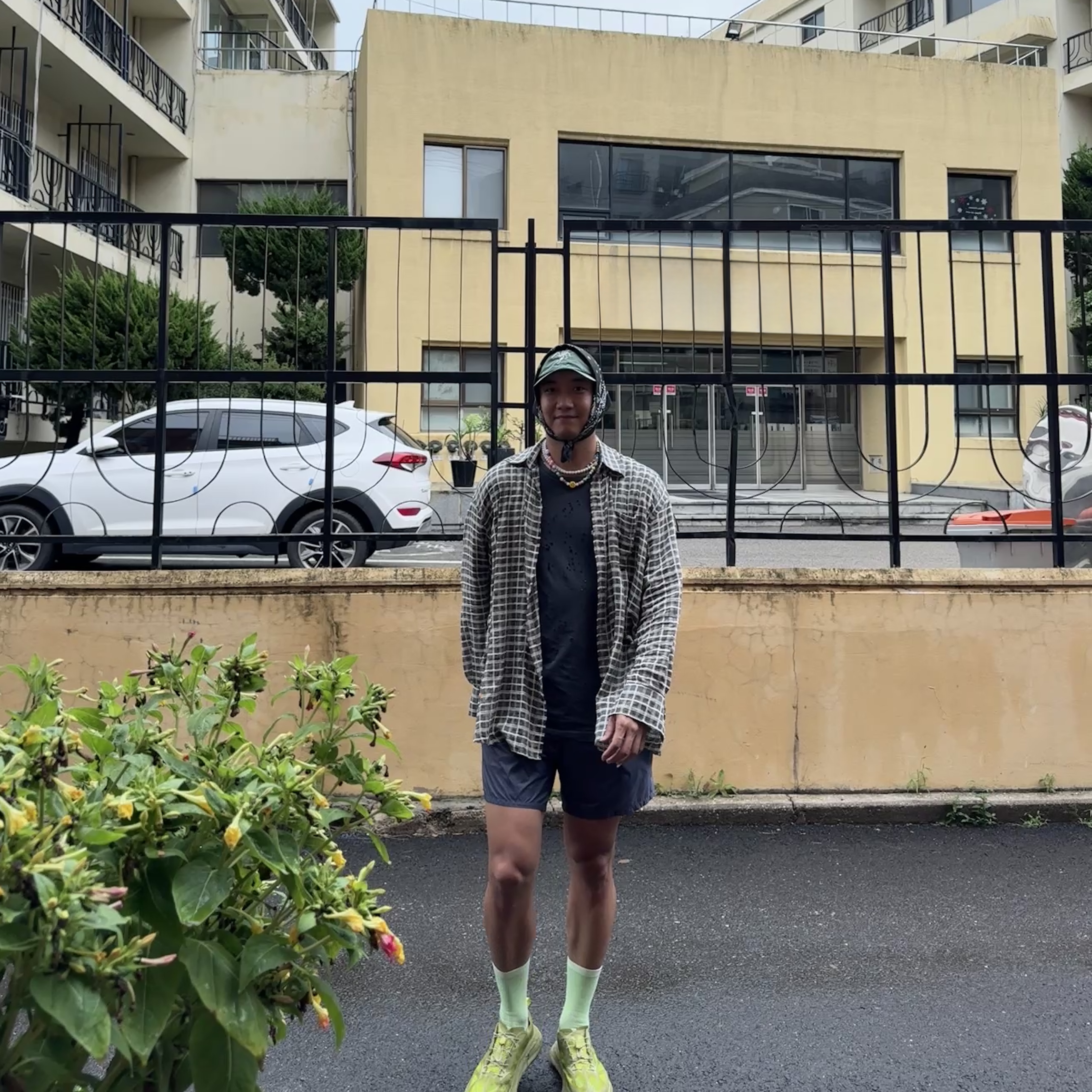 Stussy Washed Stock Bucket Hat Charcoal, Gentle Monster x Maison Margiela MM005 White Black 착용 스타일 - 9