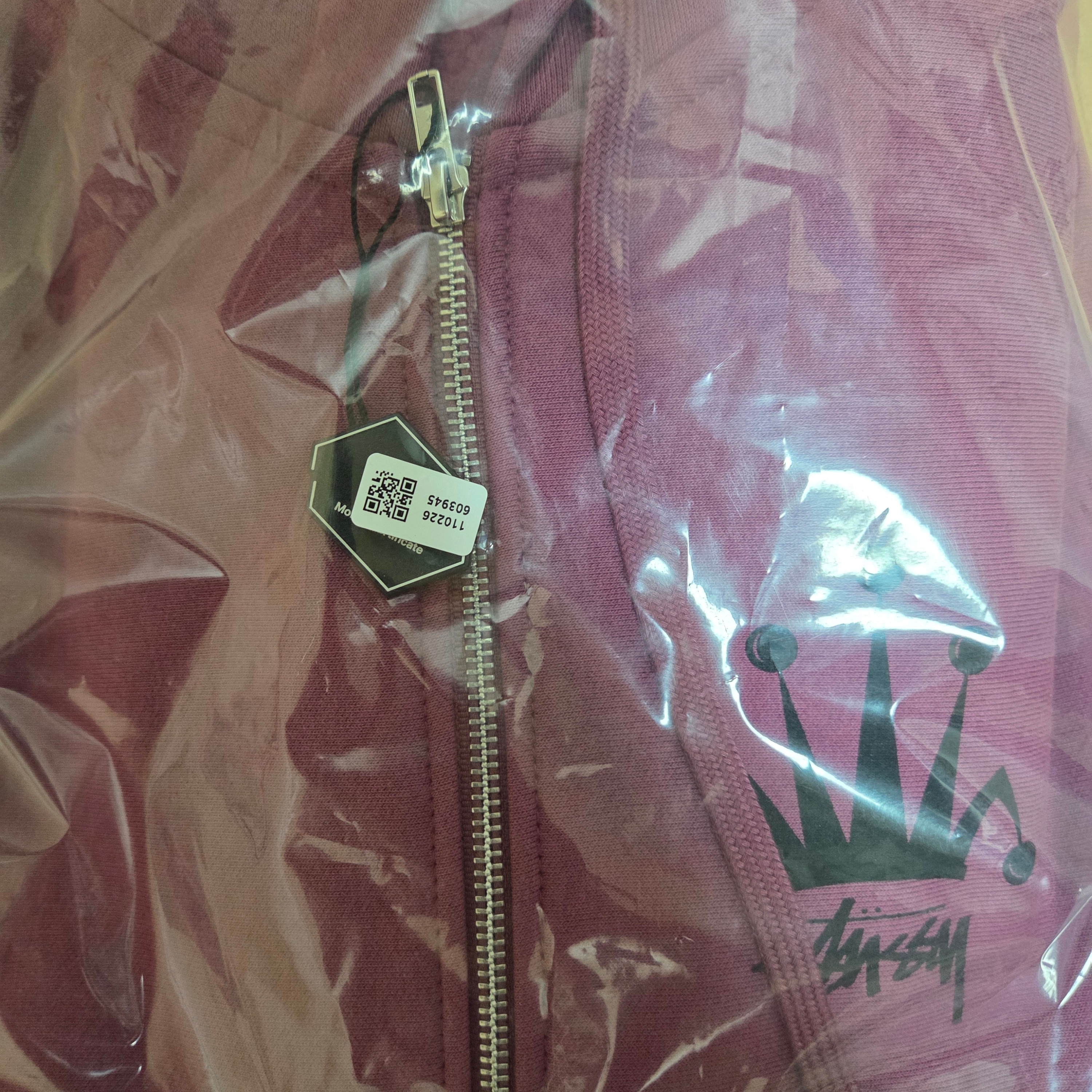 Stussy Regal Crown Zip Hoodie Berry 착용 스타일