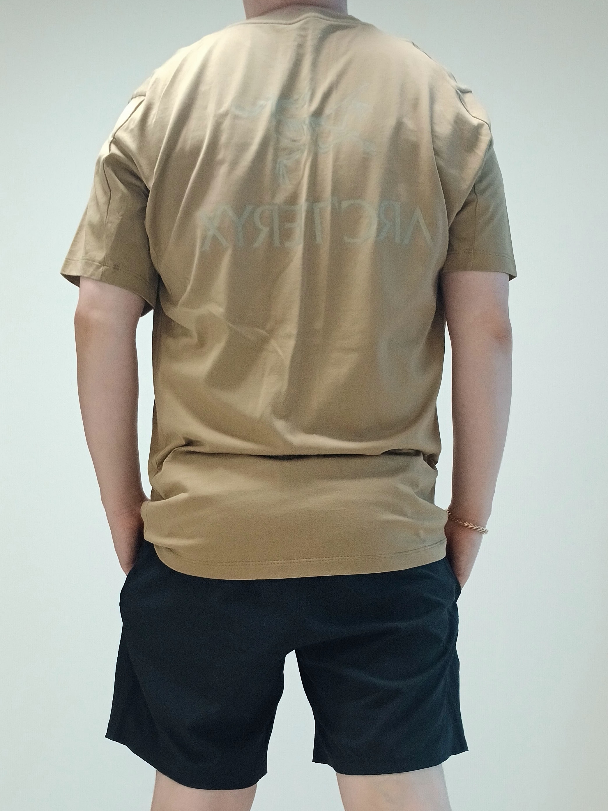 Arc'teryx Kragg SL Cotton Bird Word SS T-Shirt Canvas, Lululemon Pace Breaker Linerless Shorts 5 Inch Black 착용 스타일 - 1