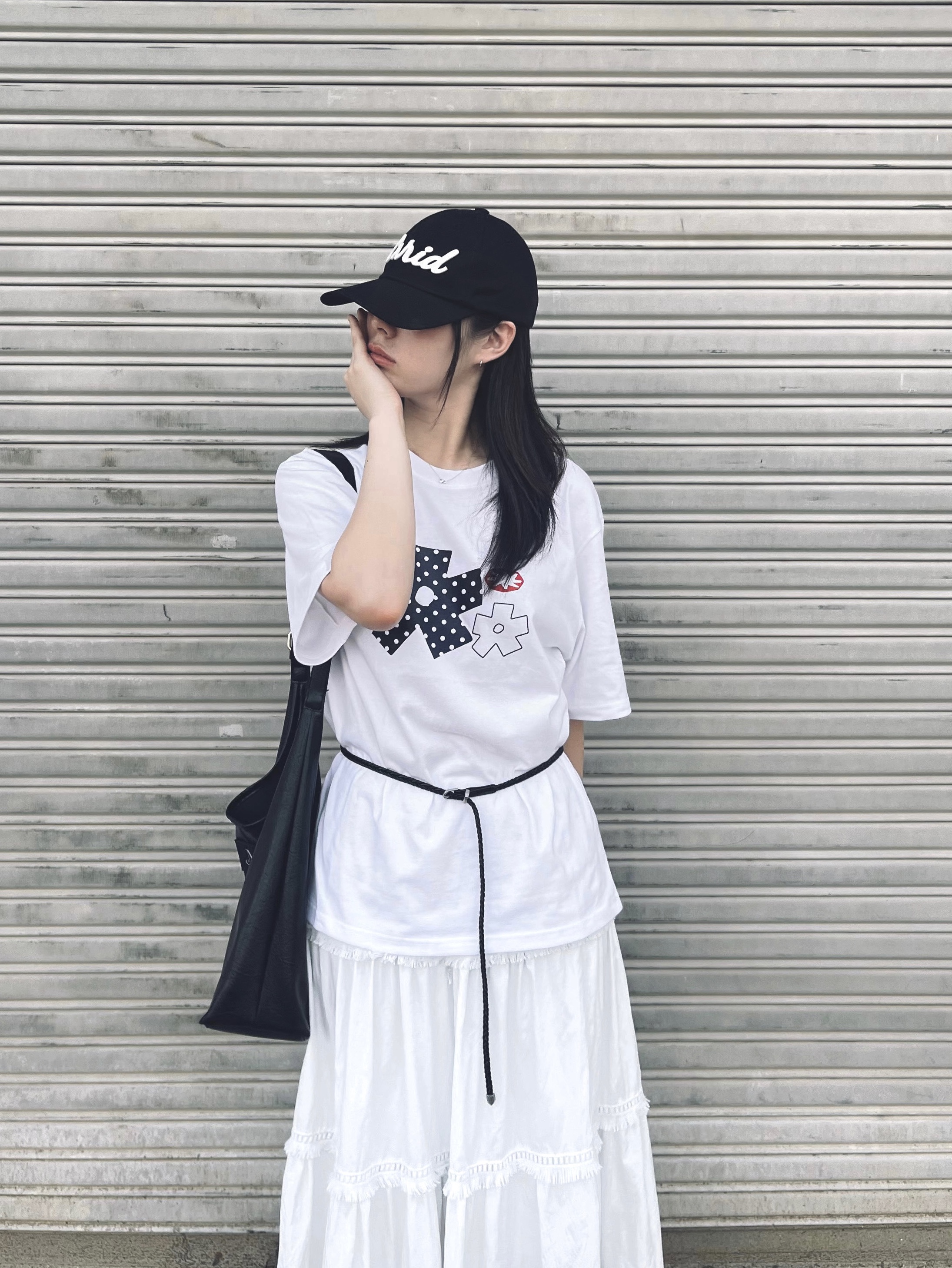 SLOW RECORD HOUSE Polka Dot Star T-Shirt White 착용 스타일 - 4