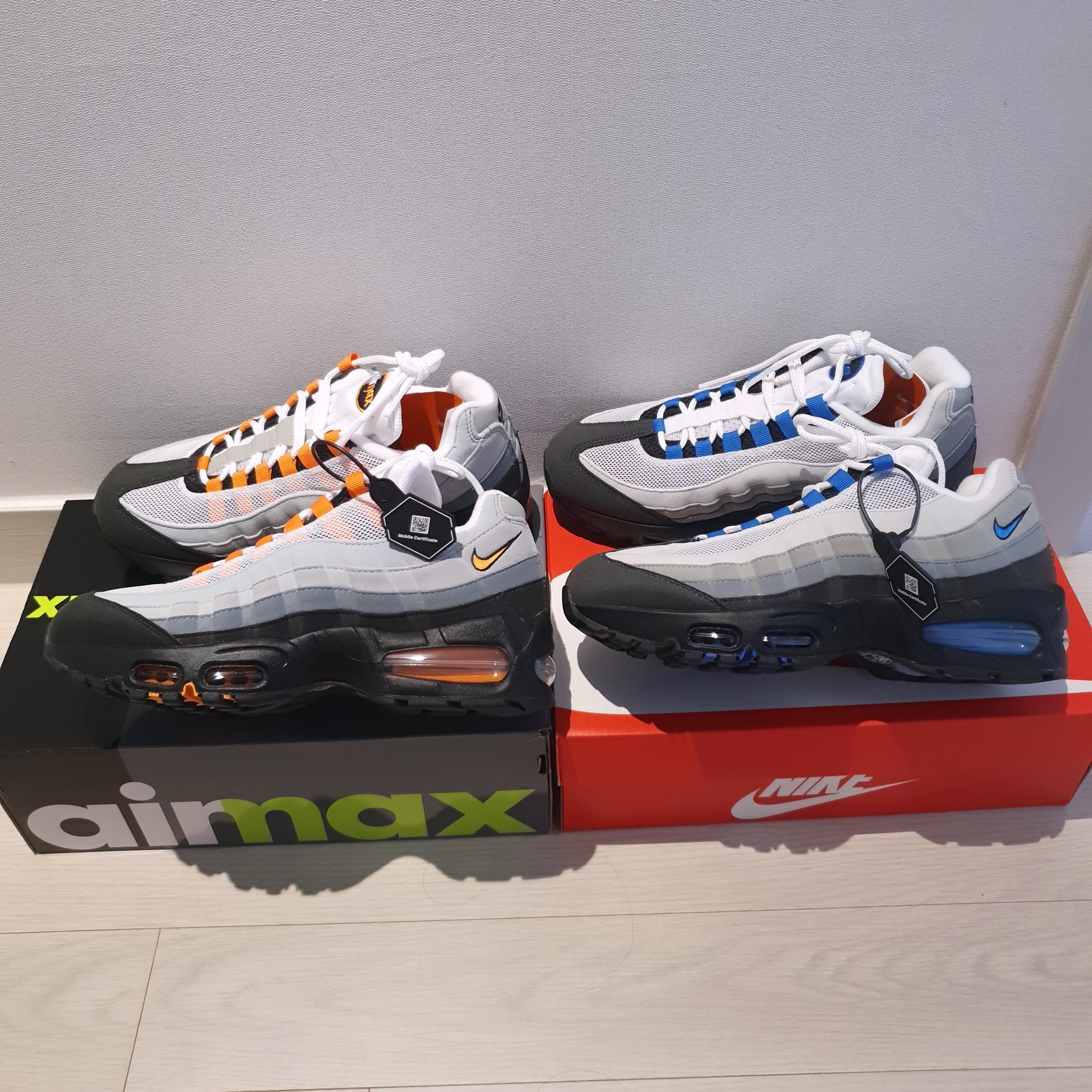 Nike Air Max 95 OG Cool Grey and Blue Spark 착용 스타일 - 3