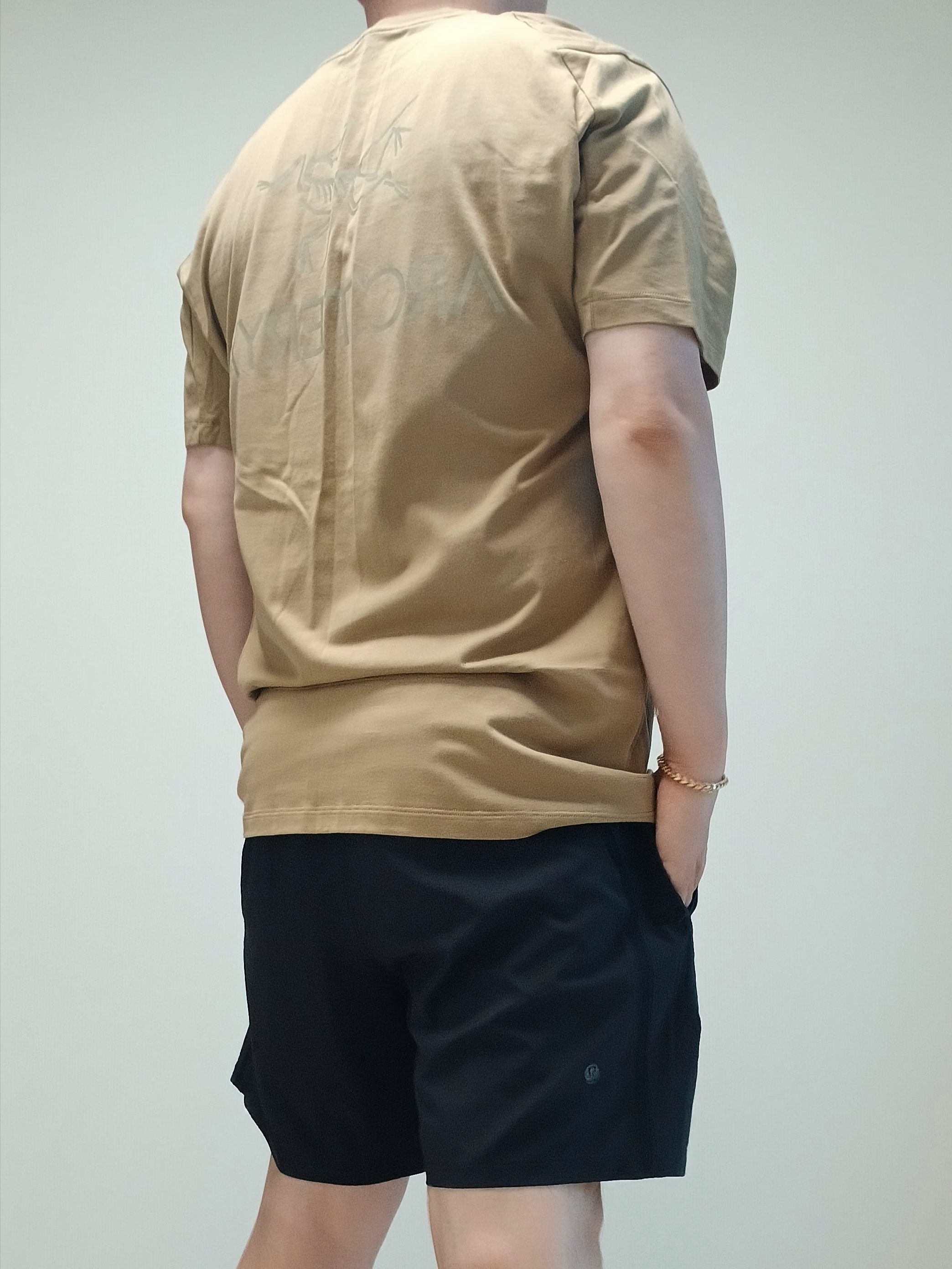 Arc'teryx Kragg SL Cotton Bird Word SS T-Shirt Canvas, Lululemon Pace Breaker Linerless Shorts 5 Inch Black 착용 스타일 - 8