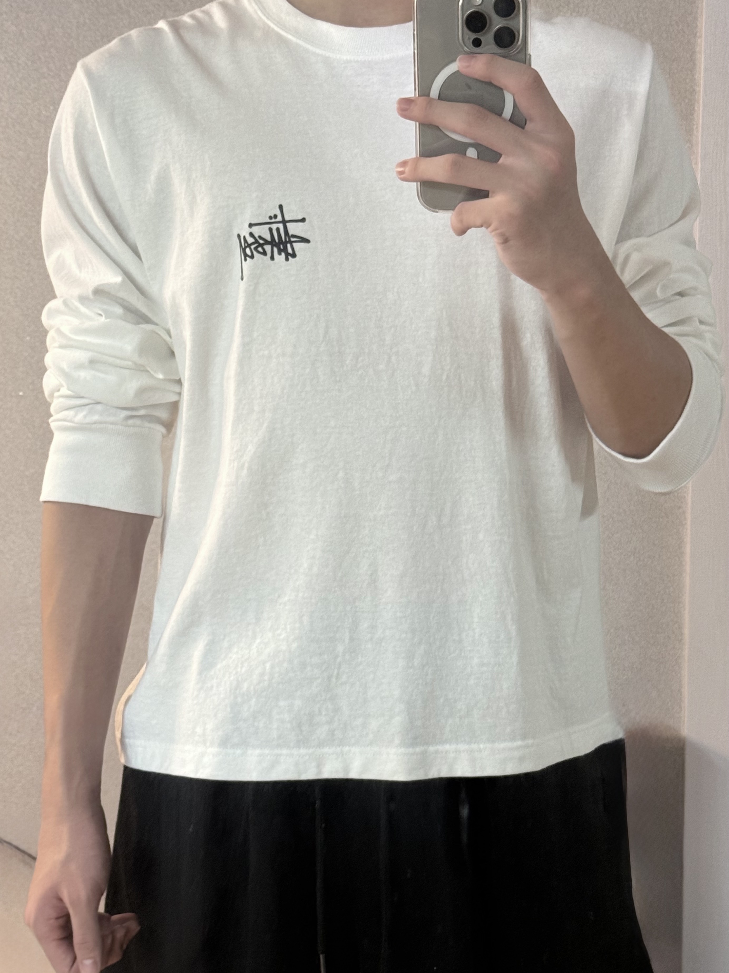 Stussy Basic Stussy LS T-Shirt White 착용 스타일 - 3