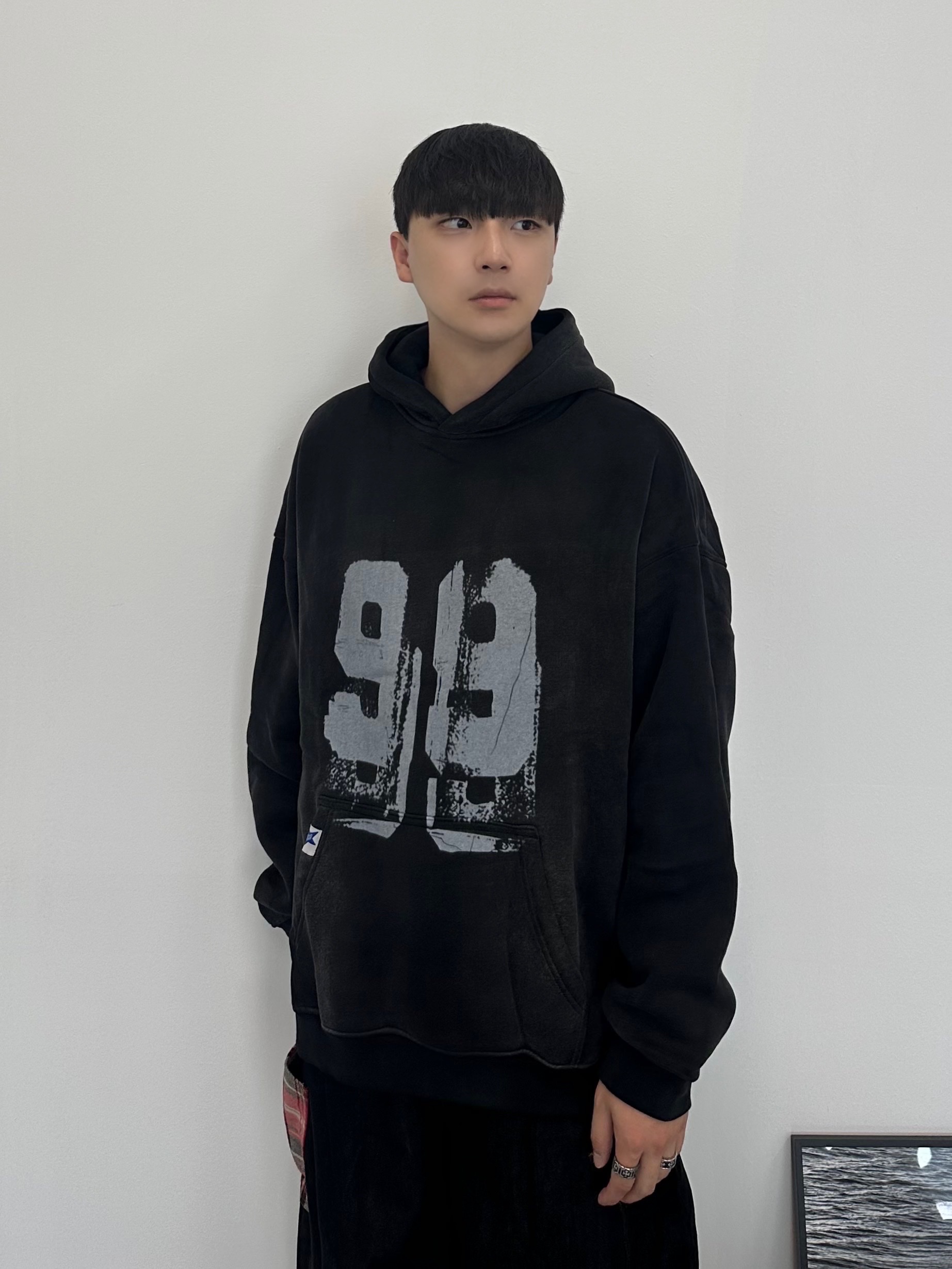 Adidas x JJJJound Samba OG Off White Core Black 착용 스타일 - 2