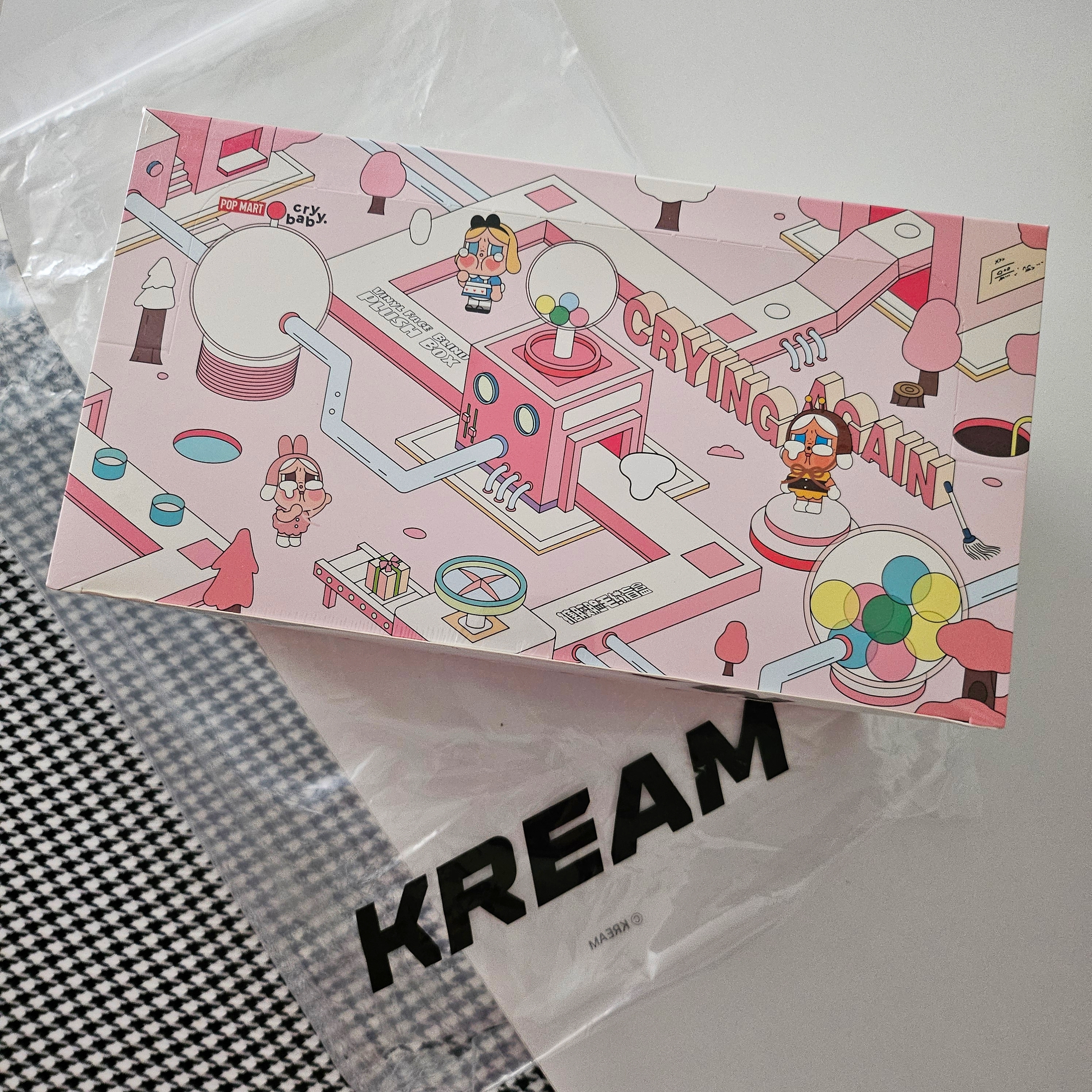 Pop Mart Crybaby Crying Again Series Plush Keyring Sealed Case (6 Blind Boxes) 착용 스타일 - 2