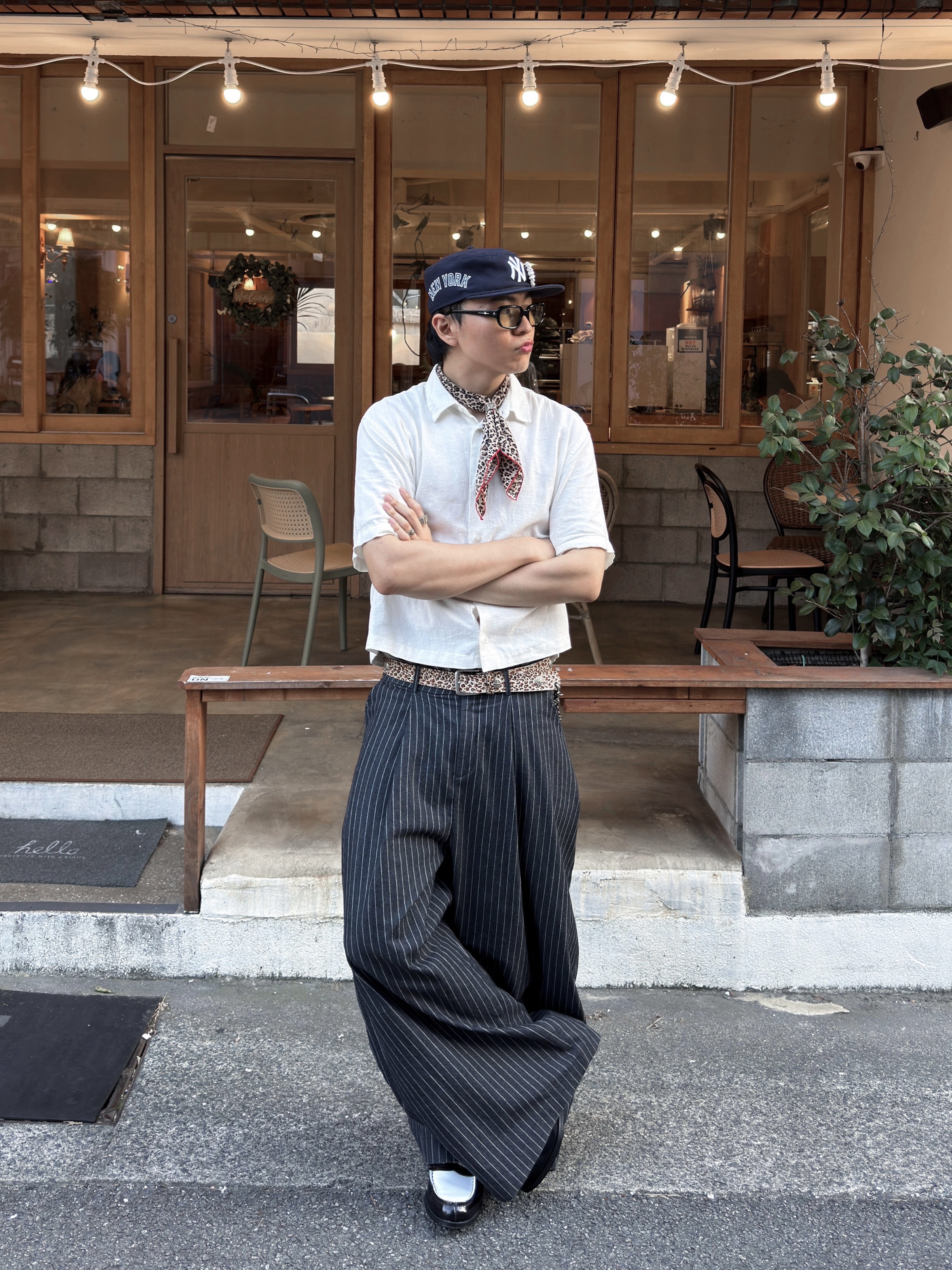 Haruta HS-906 Penny Loafer Black & White, New Era MLB New York Yankees Pillbox Series Ball Cap Navy 착용 스타일 - 3